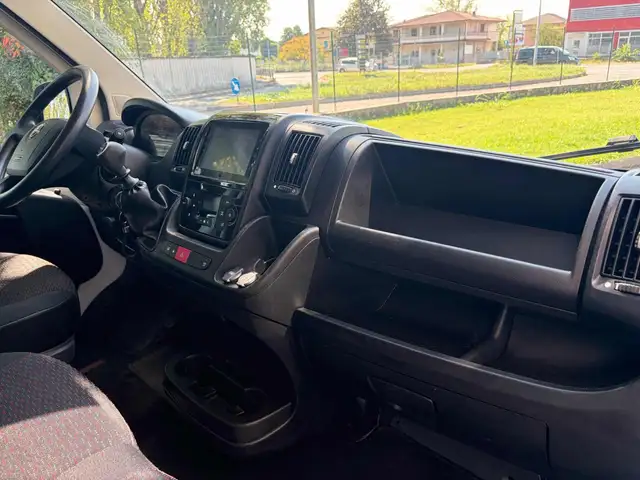 Opel Movano view 11