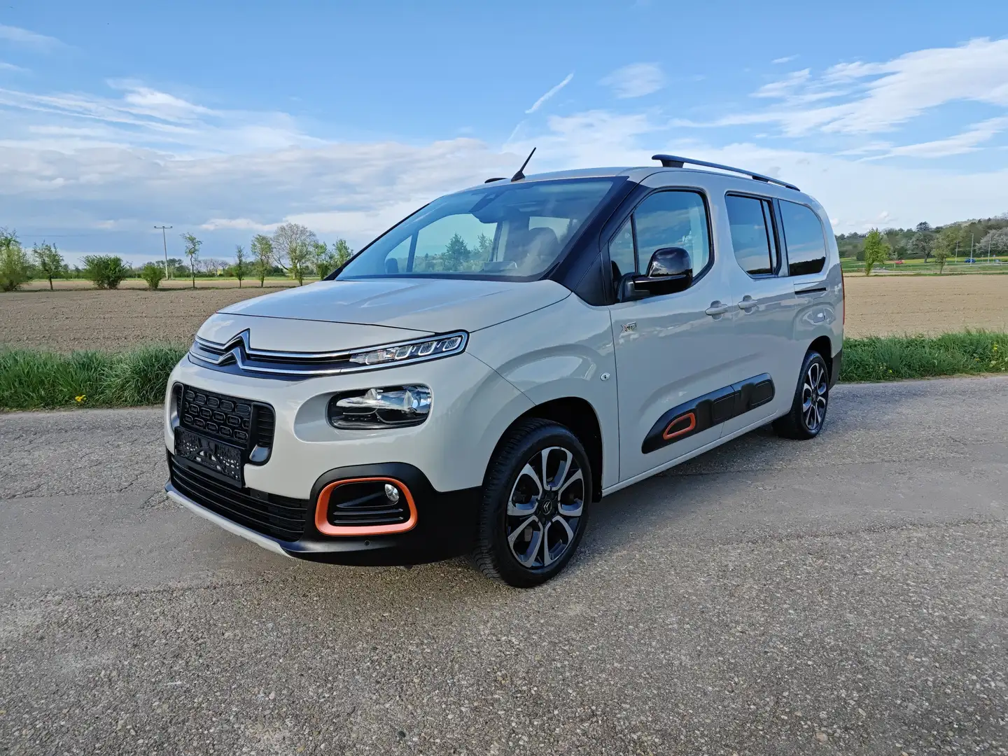 Citroen Berlingo PureTech 110 XTR  Lang Navi Head-Up Szary - 1