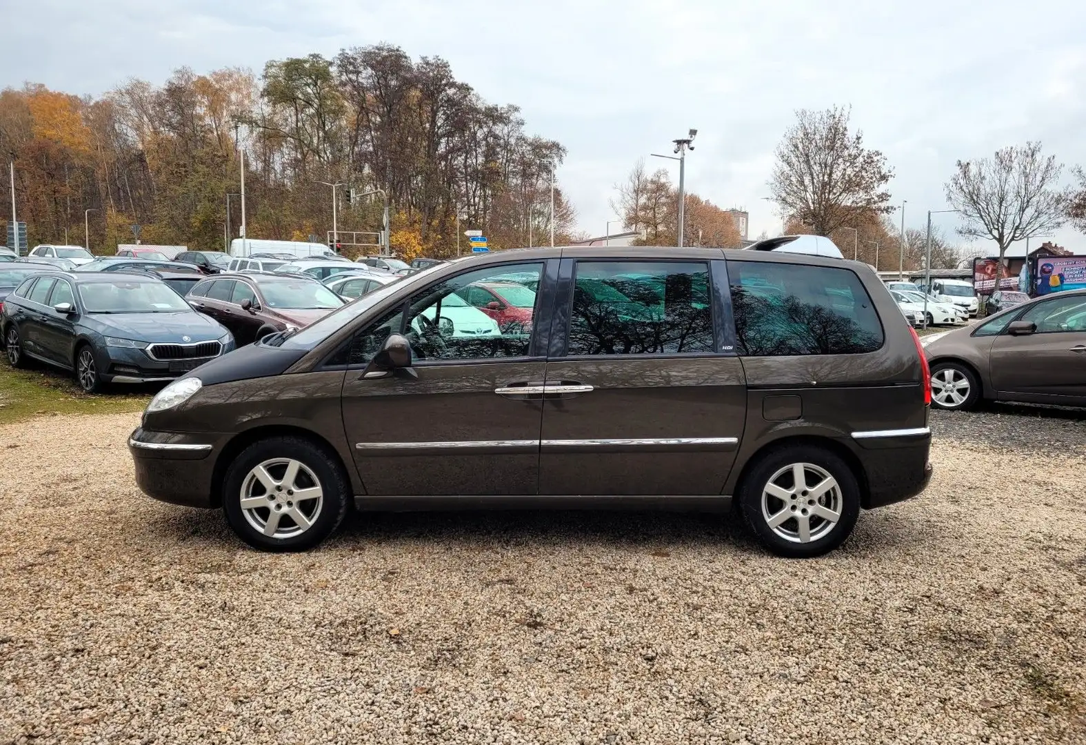 Peugeot 807 Allure 7 Sitze*SR/WR+LMF*TEMP*Navi*HU:10/27* Braun - 2