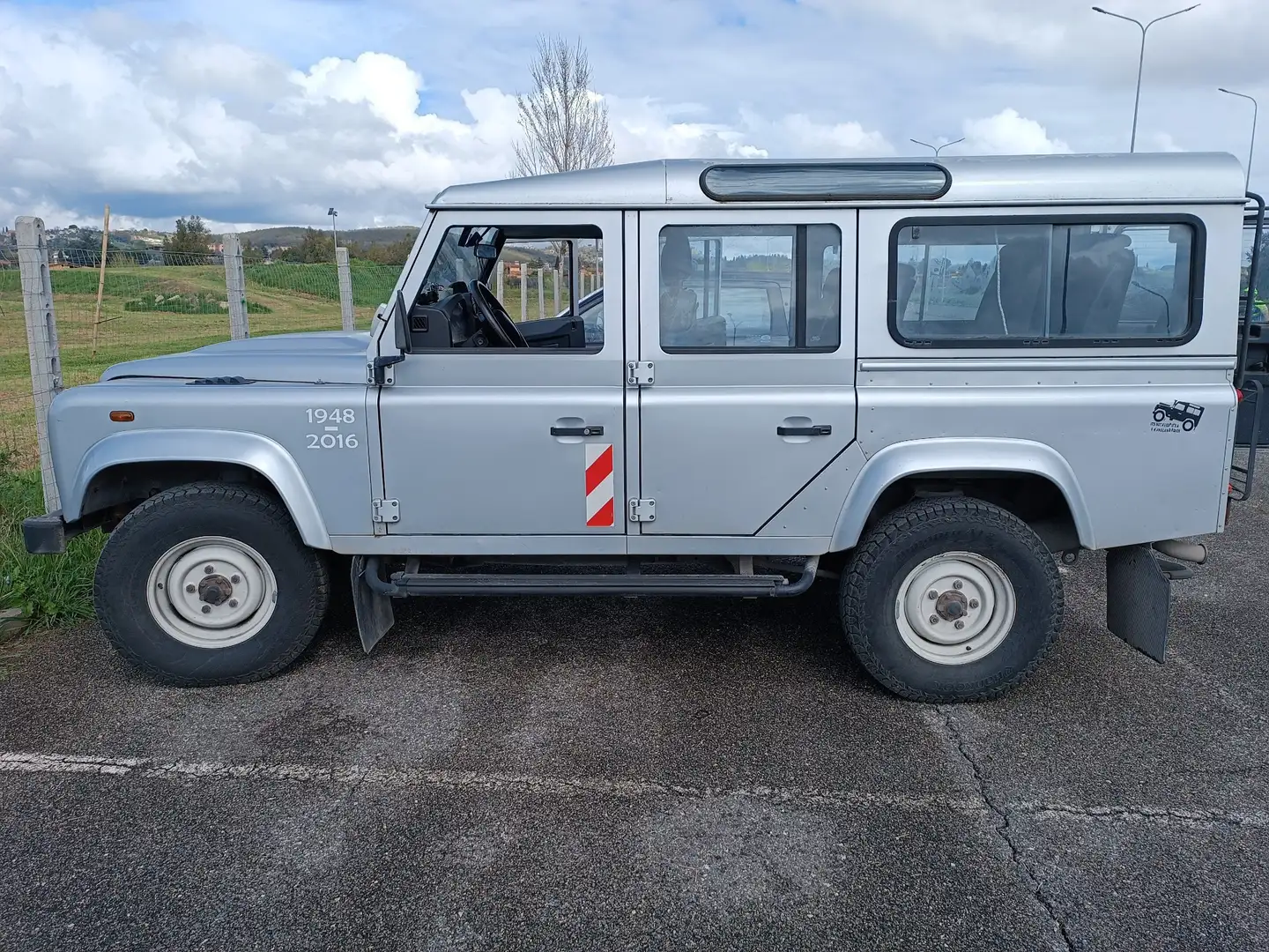 Land Rover Defender 110 2.4 td E Crew Cab - 1