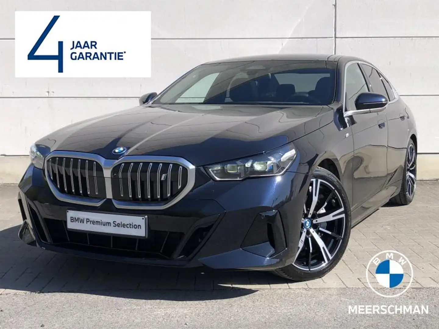 BMW i5 360c pano trekh hud comfseats Noir - 1