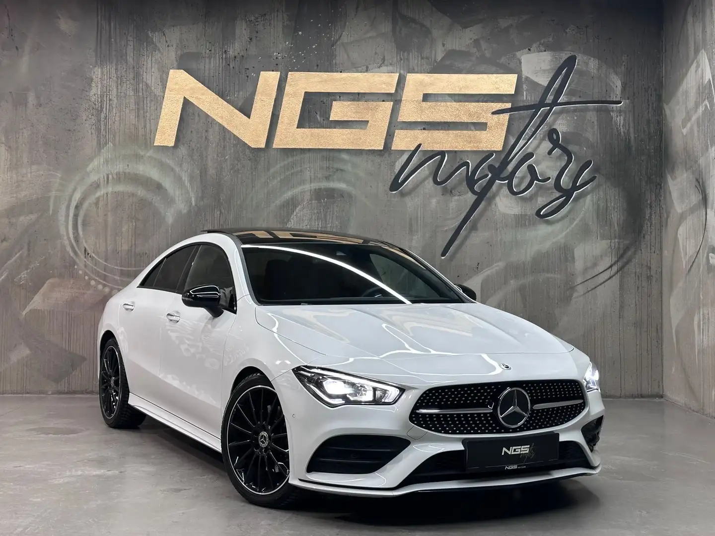 Mercedes-Benz CLA 200 d AMG LINE PANORAMADACH GARANTIE 8-FACH Weiß - 1
