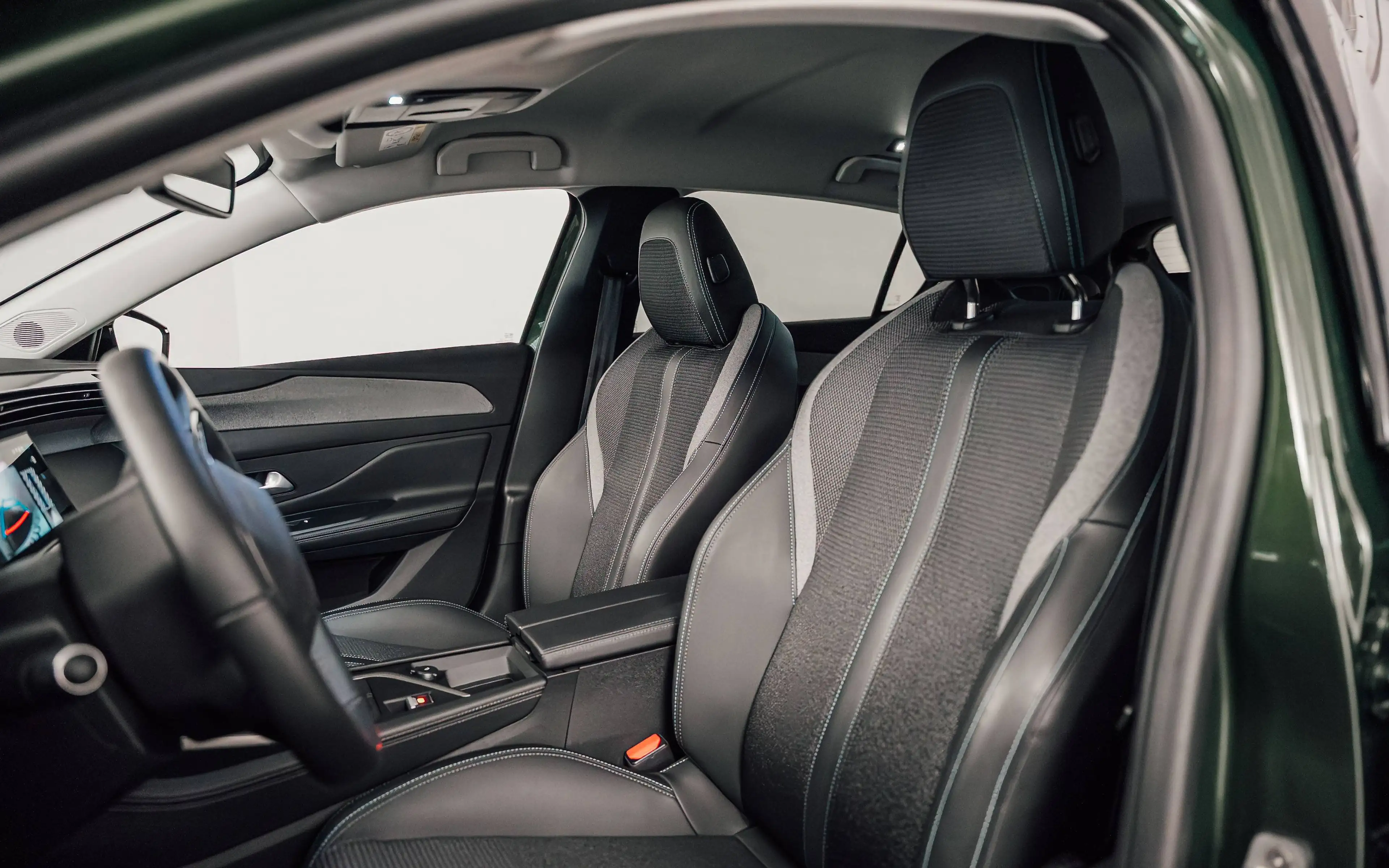 Peugeot 308 308 1.2 PureTech Allure S — photo 10
