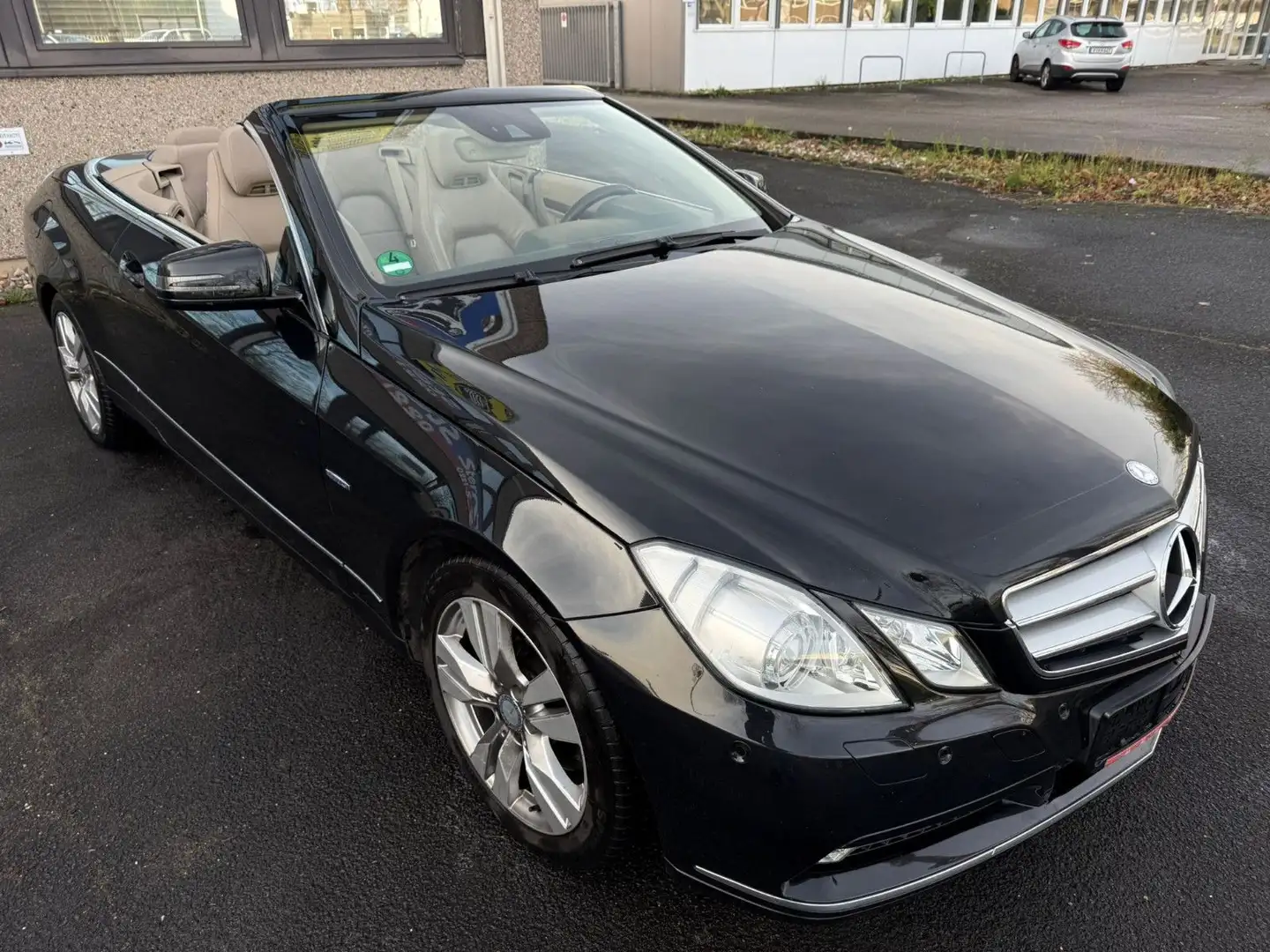 Mercedes-Benz E 250 E Cabrio E 250 CDI BlueEfficiency Schwarz - 2