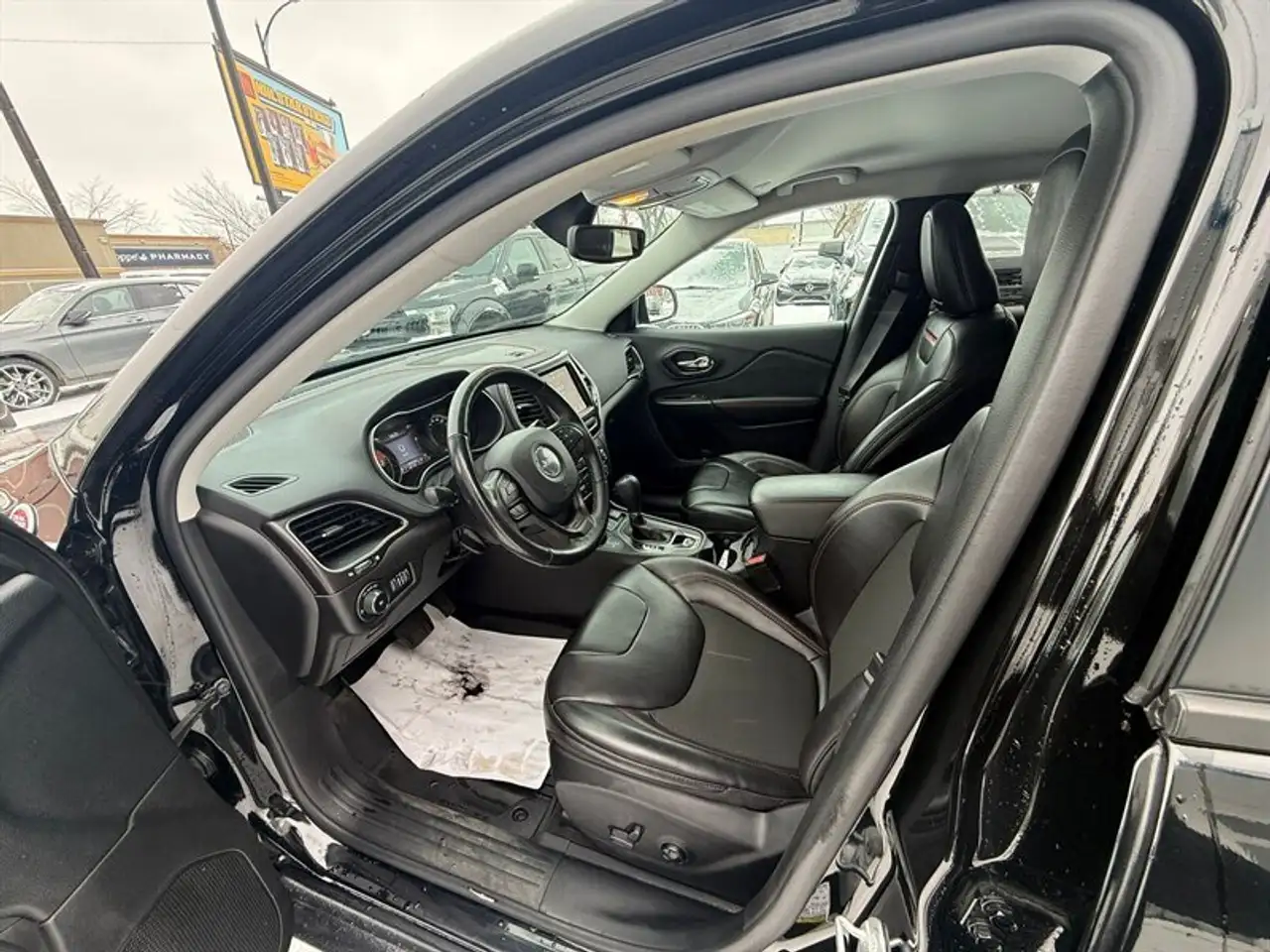 Jeep Cherokee photo Jeep Cherokee