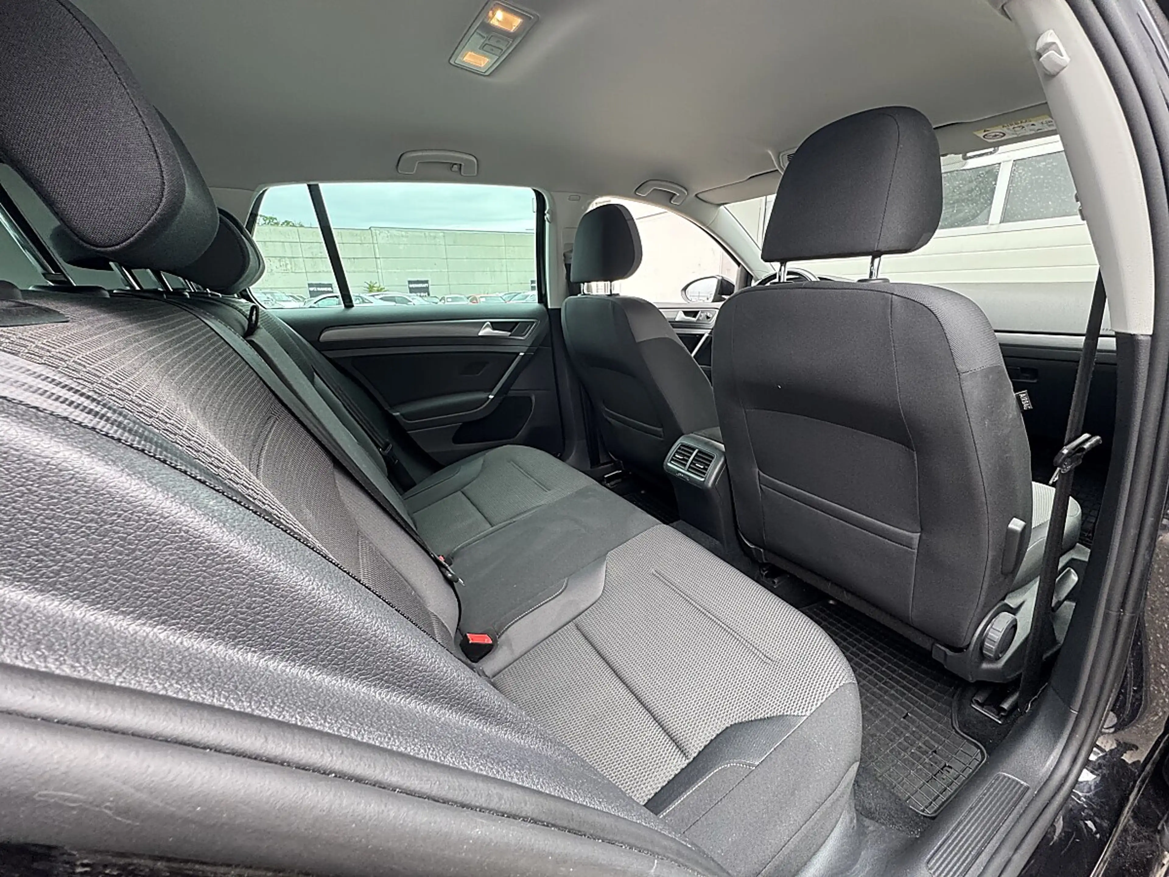 Volkswagen Golf R abbit 1,6 TDI DPF — photo 10