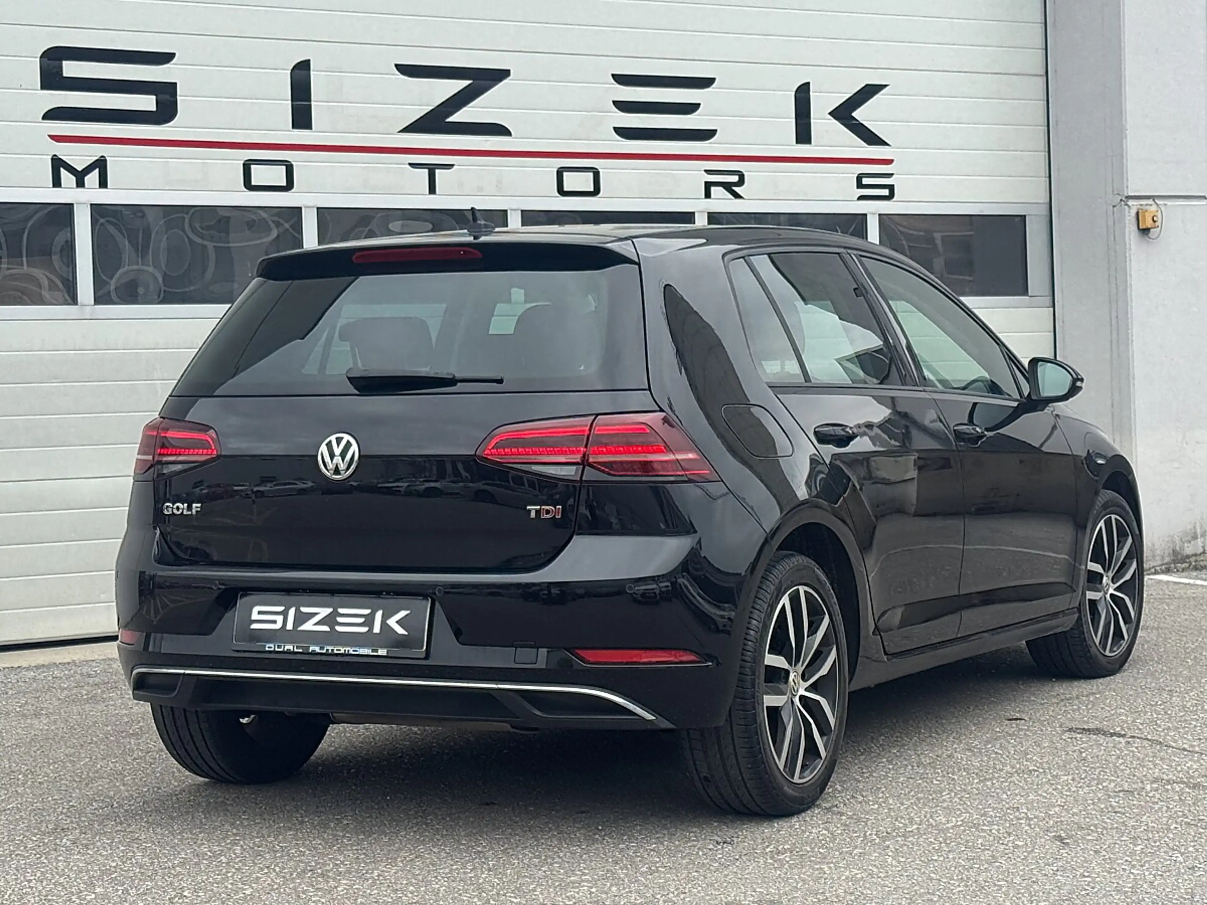 Volkswagen Golf R abbit 1,6 TDI DPF — photo 4