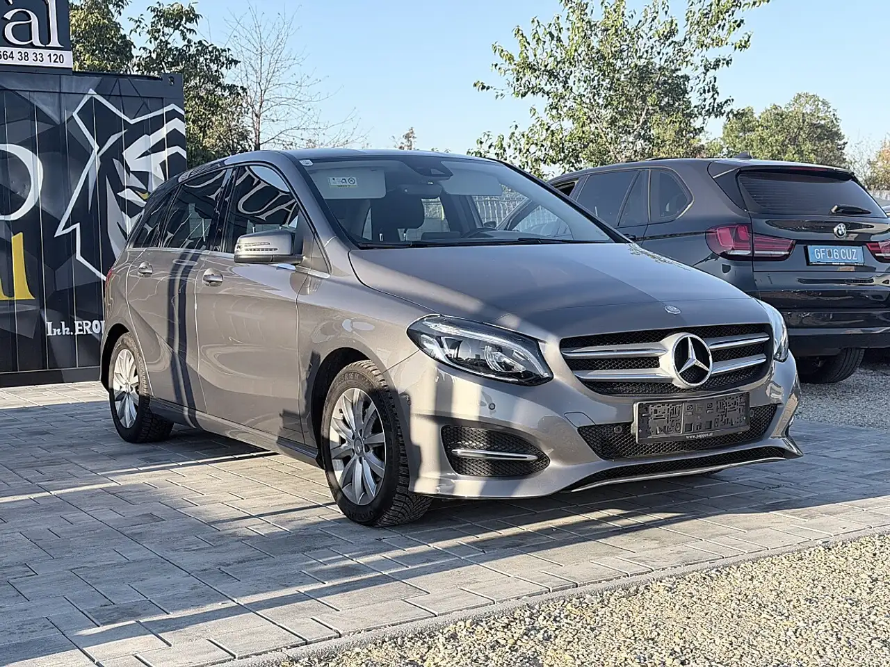 Mercedes-Benz B 180