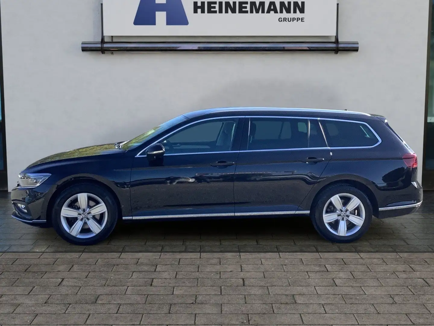 Volkswagen Passat Variant 2.0 TDI 4Motion Elegance Navi LED AHK Schwarz - 2