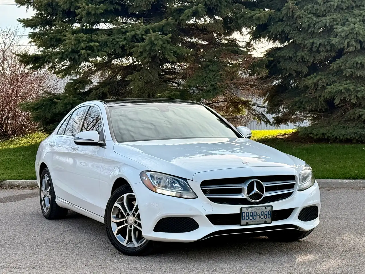Mercedes-Benz C-Class снимка Mercedes-Benz C-Class