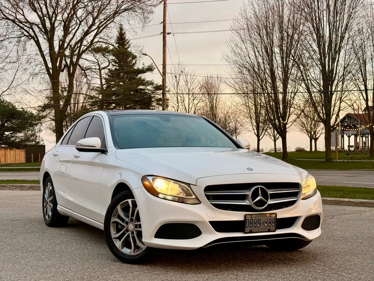 Mercedes-Benz C-Class снимка Mercedes-Benz C-Class