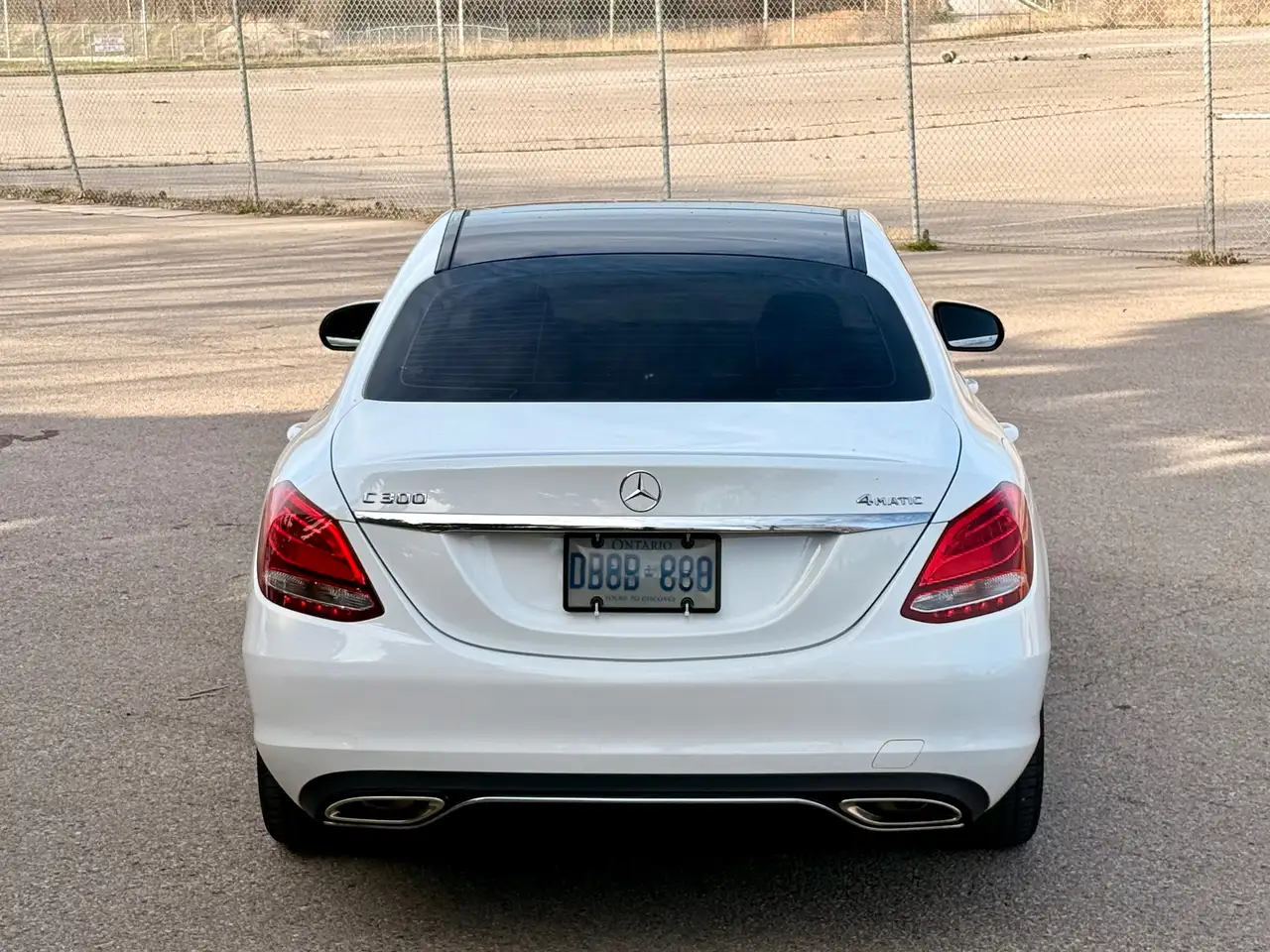 Mercedes-Benz C-Class снимка Mercedes-Benz C-Class