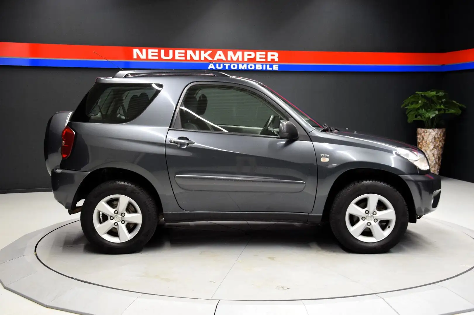 Toyota RAV 4 4 1.8 Edition Klimaanlage           *1. HAND* Grau - 2