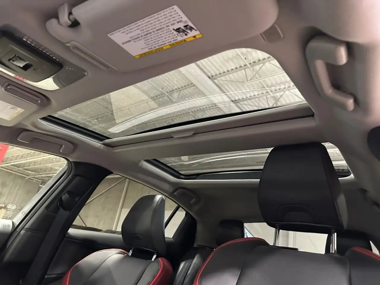 Toyota Prius Prime снимка Toyota Prius Prime
