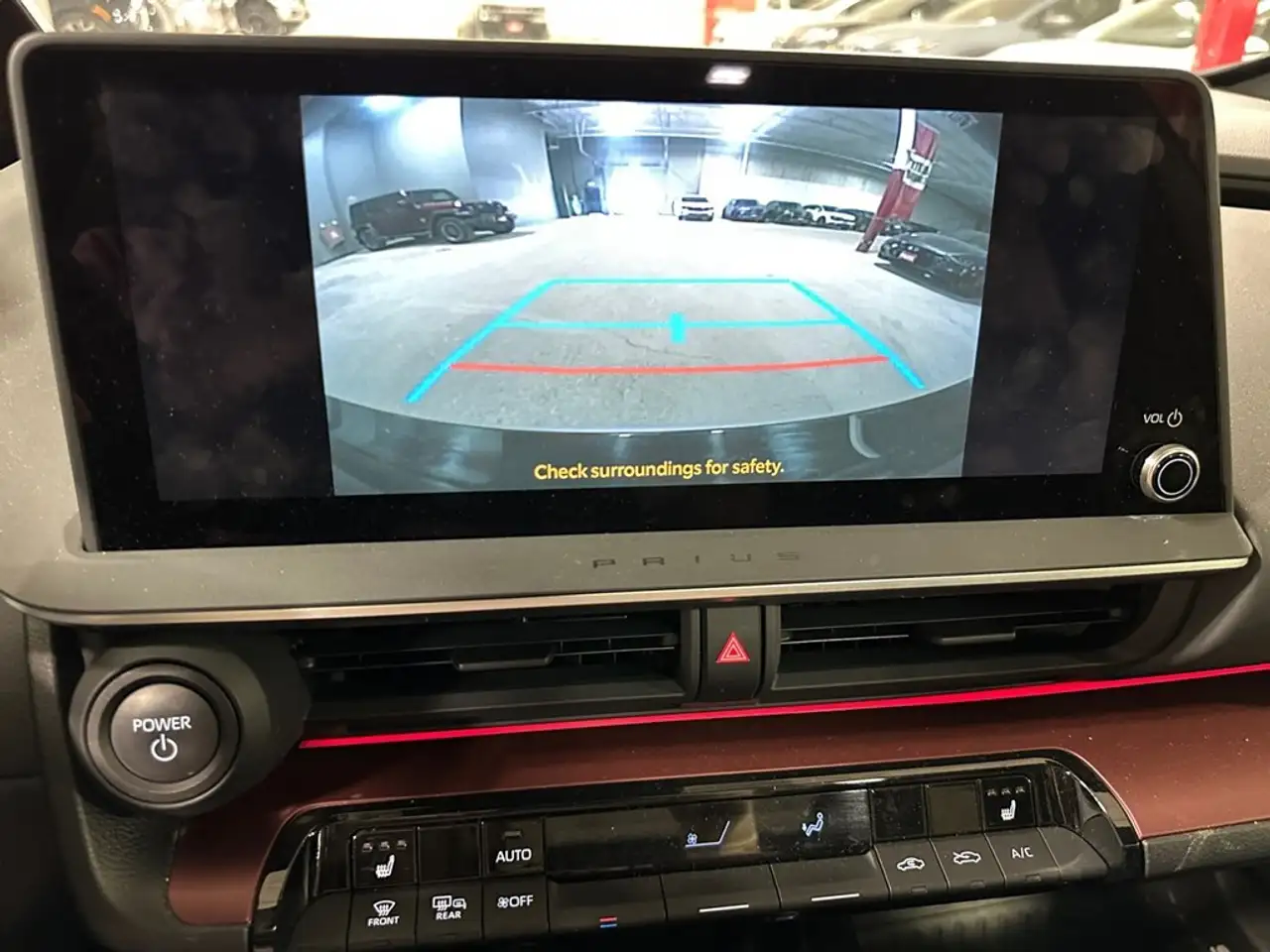 Toyota Prius Prime снимка Toyota Prius Prime