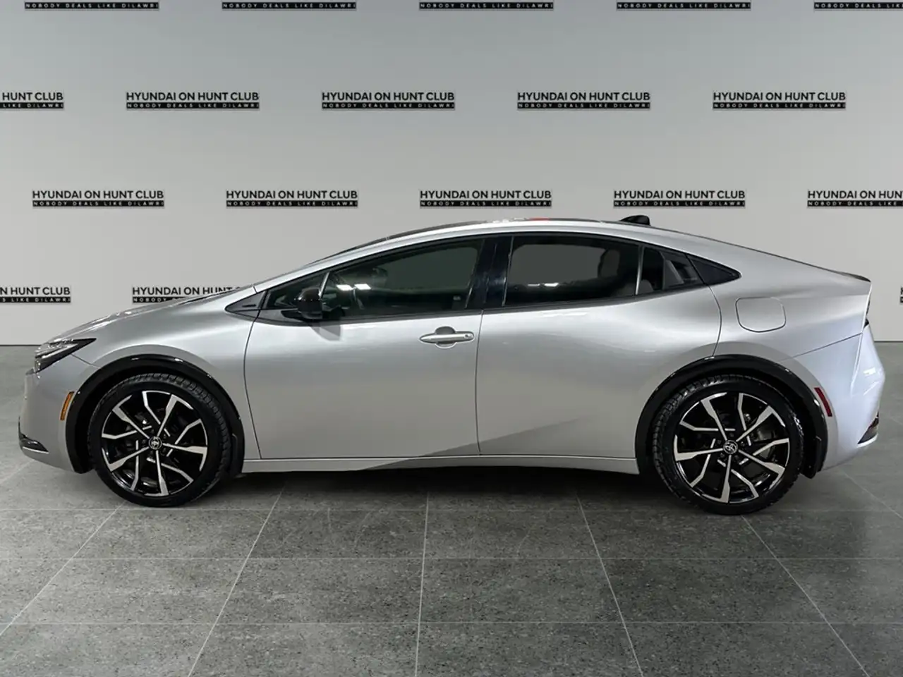 Toyota Prius Prime снимка Toyota Prius Prime
