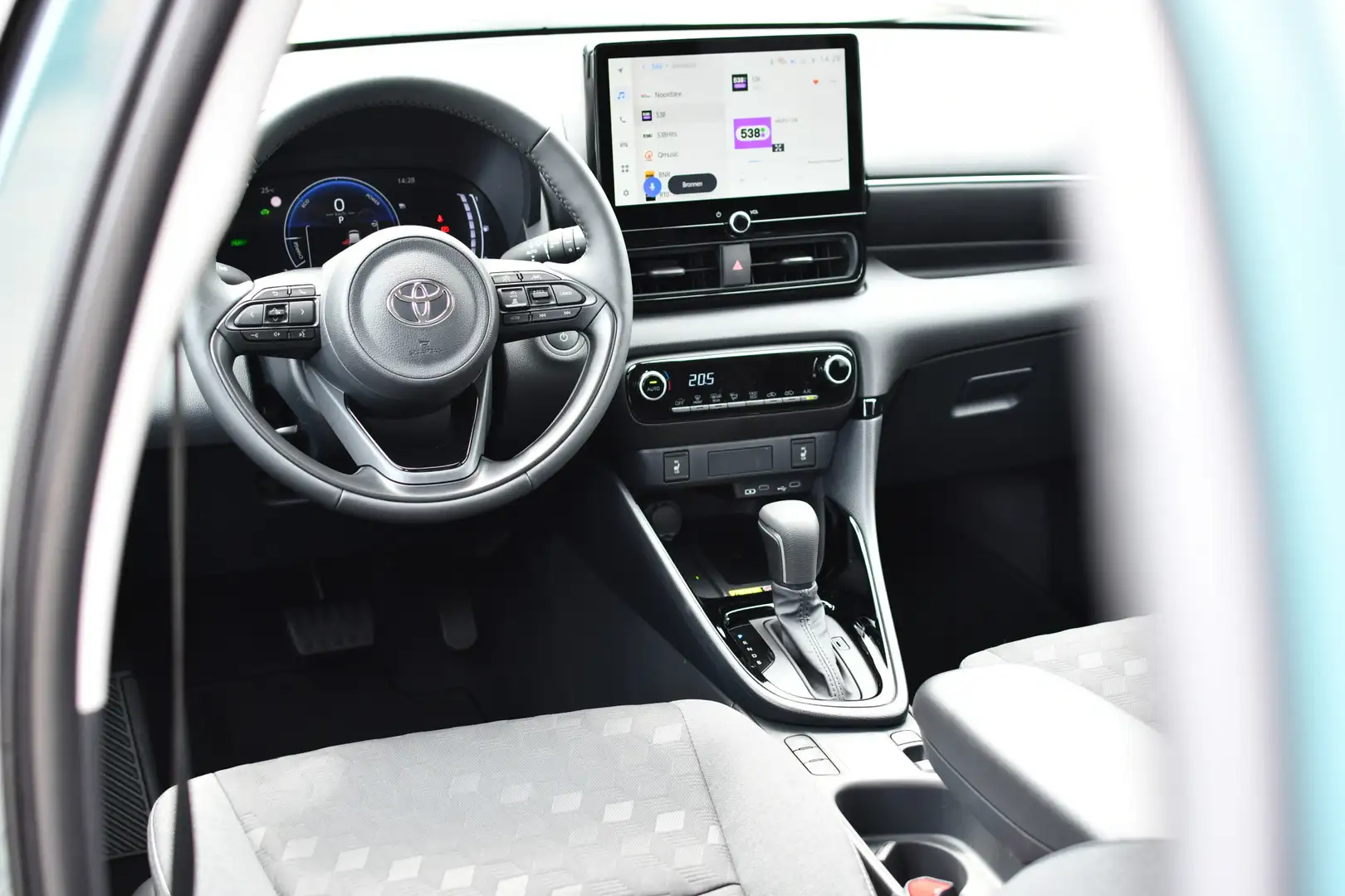 Toyota Yaris 1.5 Hybrid 115 Dynamic Automaat 116pk Comfort Pack Groen - 2