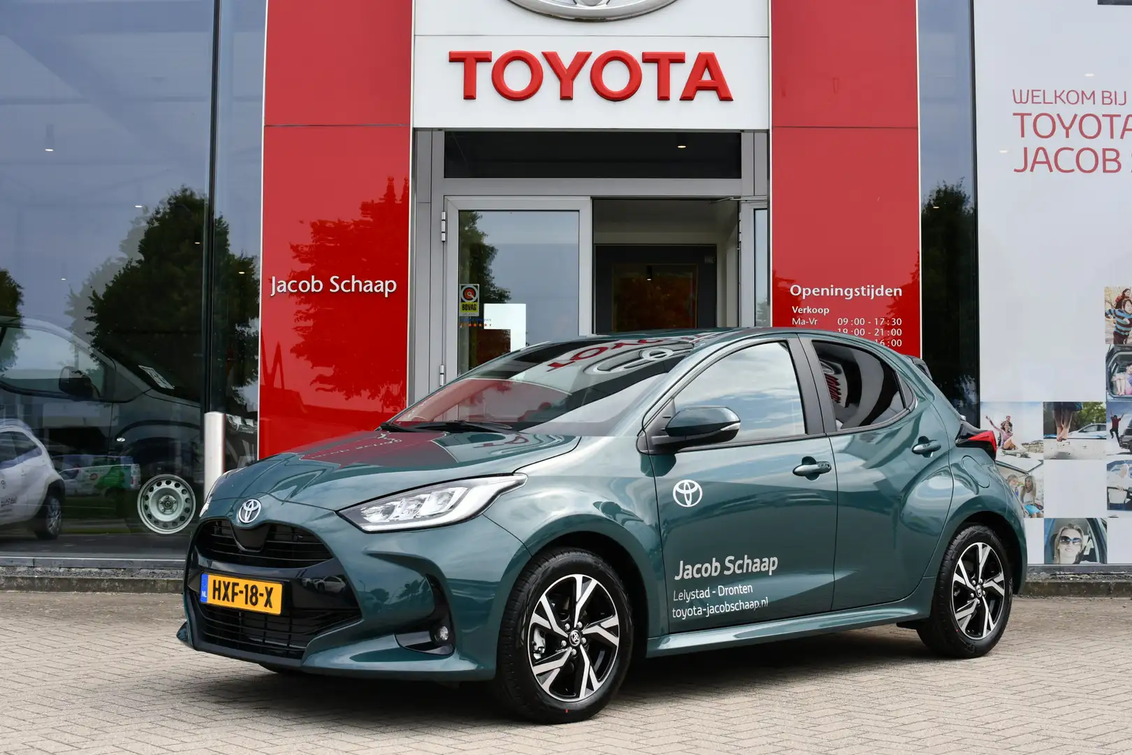 Toyota Yaris 1.5 Hybrid 115 Dynamic Automaat 116pk Comfort Pack Groen - 1