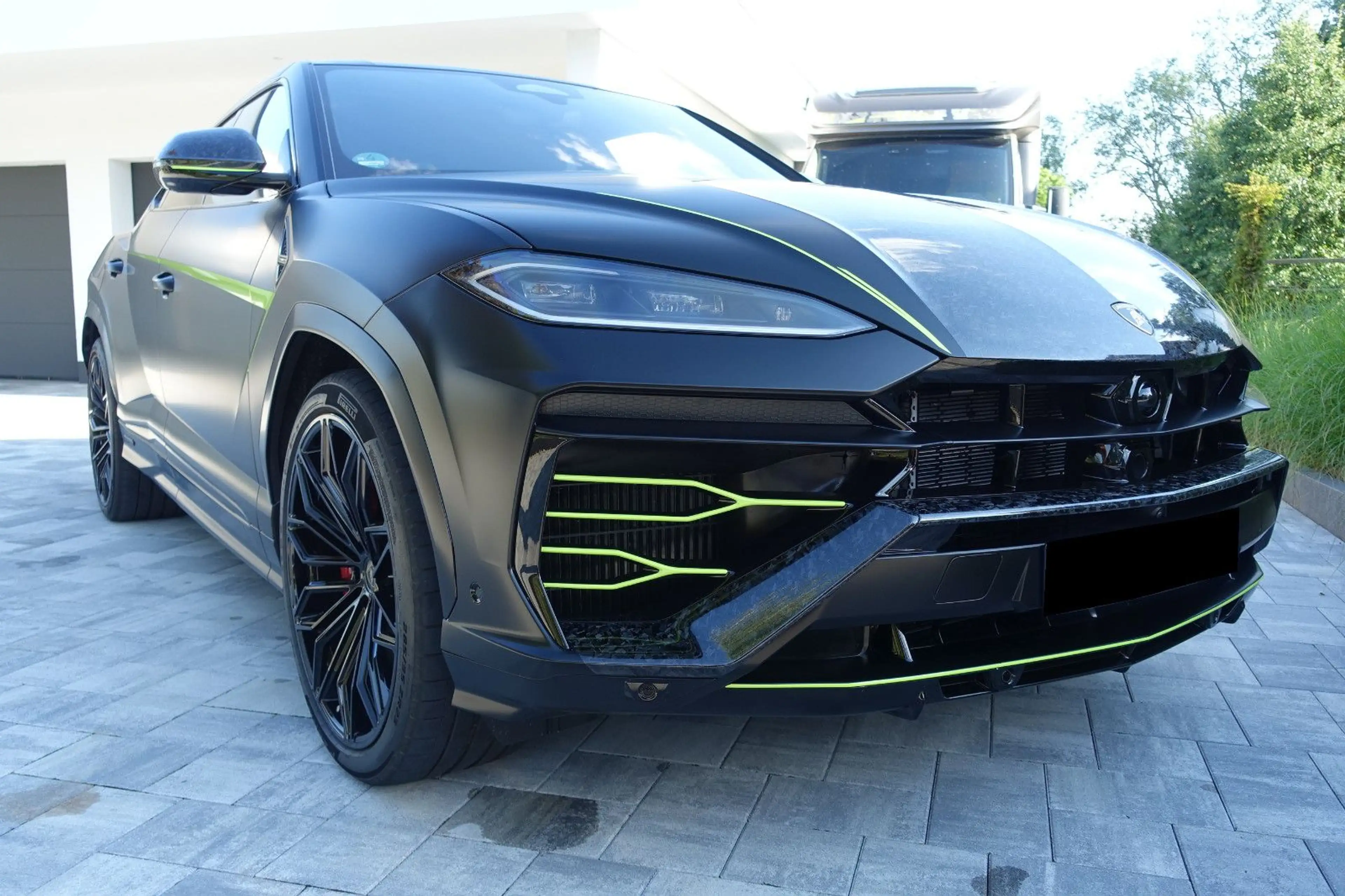 Lamborghini Urus 4.0 V8 PHEV SE B&O PANO CARB 360° DARK-PACK — photo 20