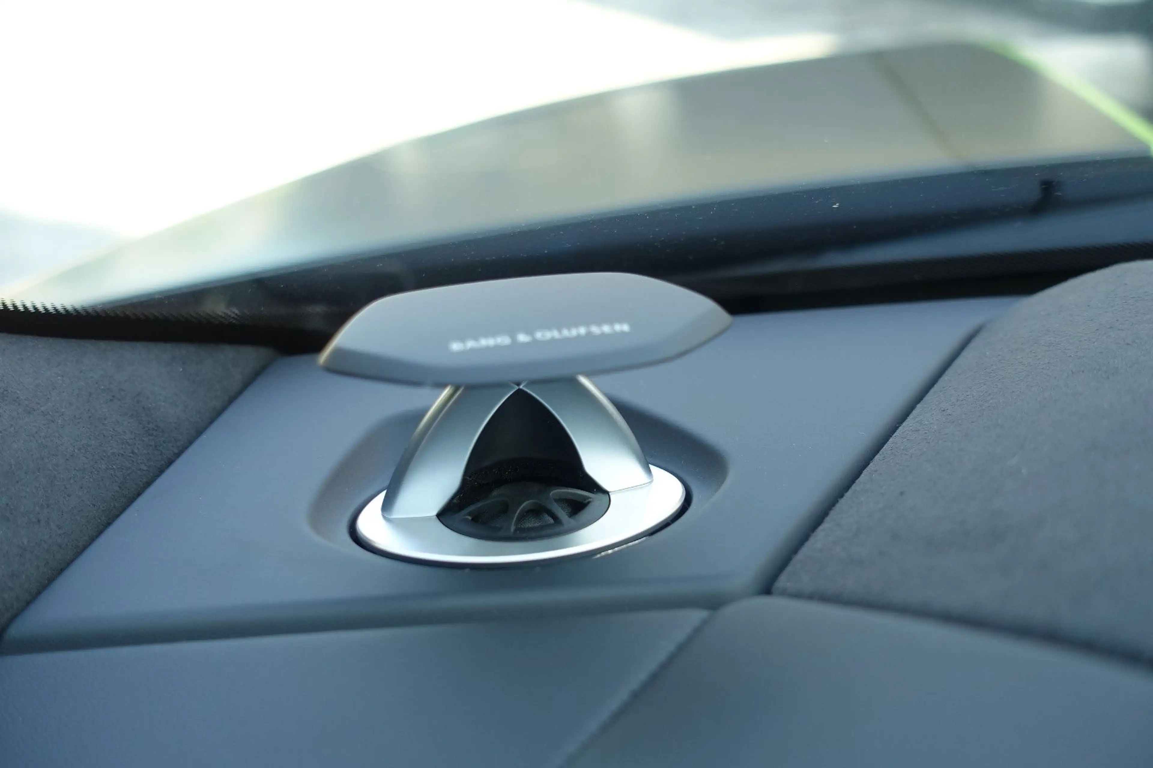 Lamborghini Urus 4.0 V8 PHEV SE B&O PANO CARB 360° DARK-PACK — photo 29