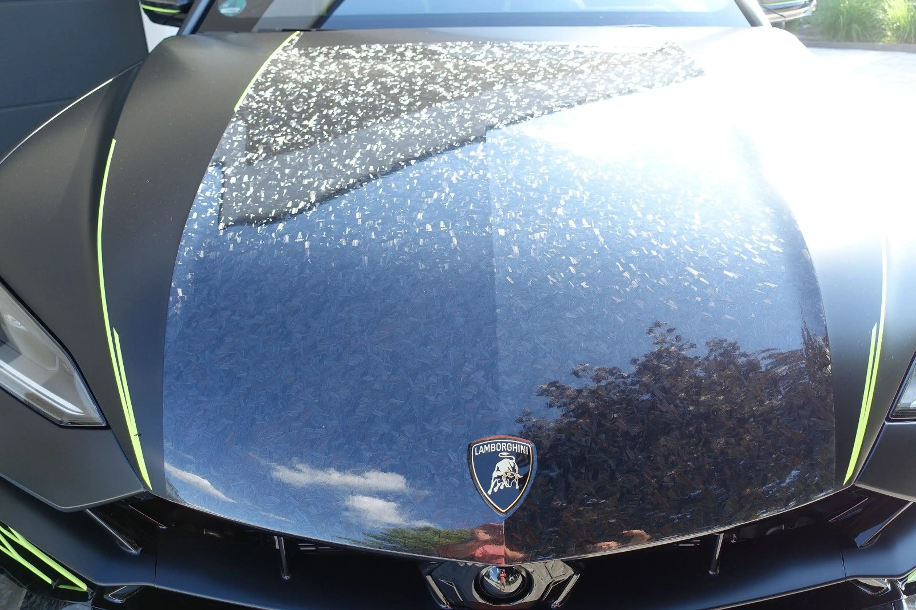 Lamborghini Urus 4.0 V8 PHEV SE B&O PANO CARB 360° DARK-PACK — photo 23