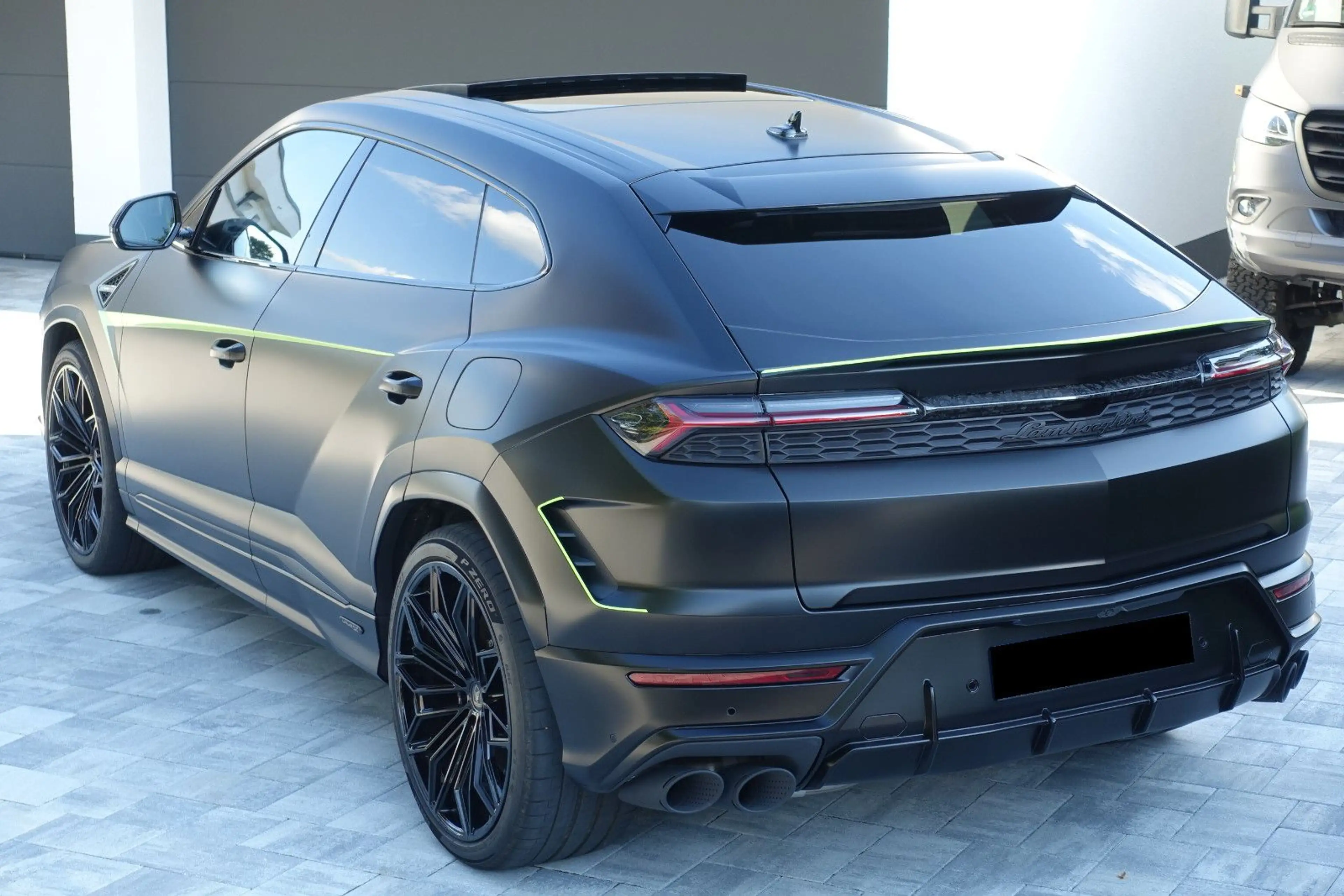 Lamborghini Urus 4.0 V8 PHEV SE B&O PANO CARB 360° DARK-PACK — photo 5