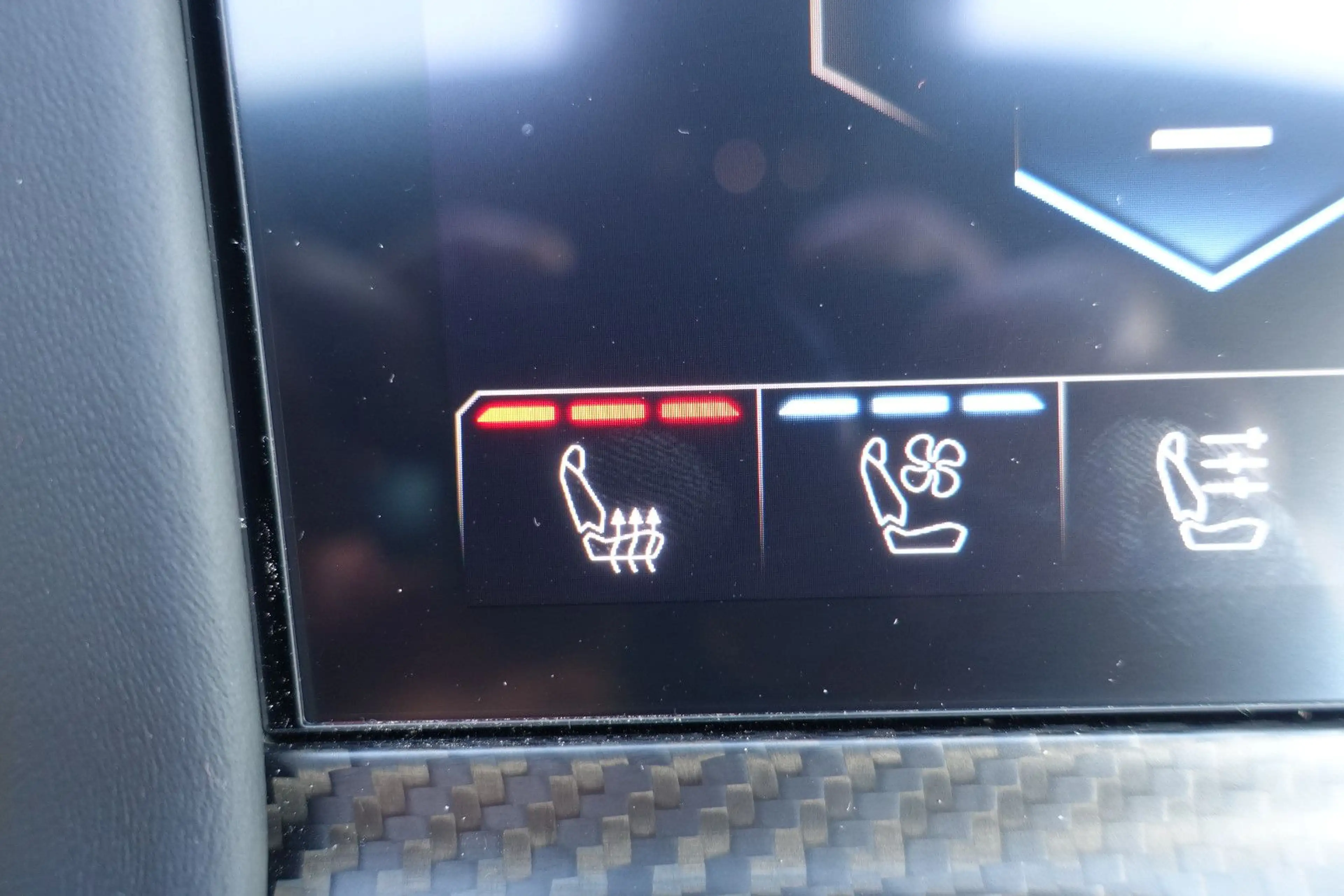 Lamborghini Urus 4.0 V8 PHEV SE B&O PANO CARB 360° DARK-PACK — photo 30