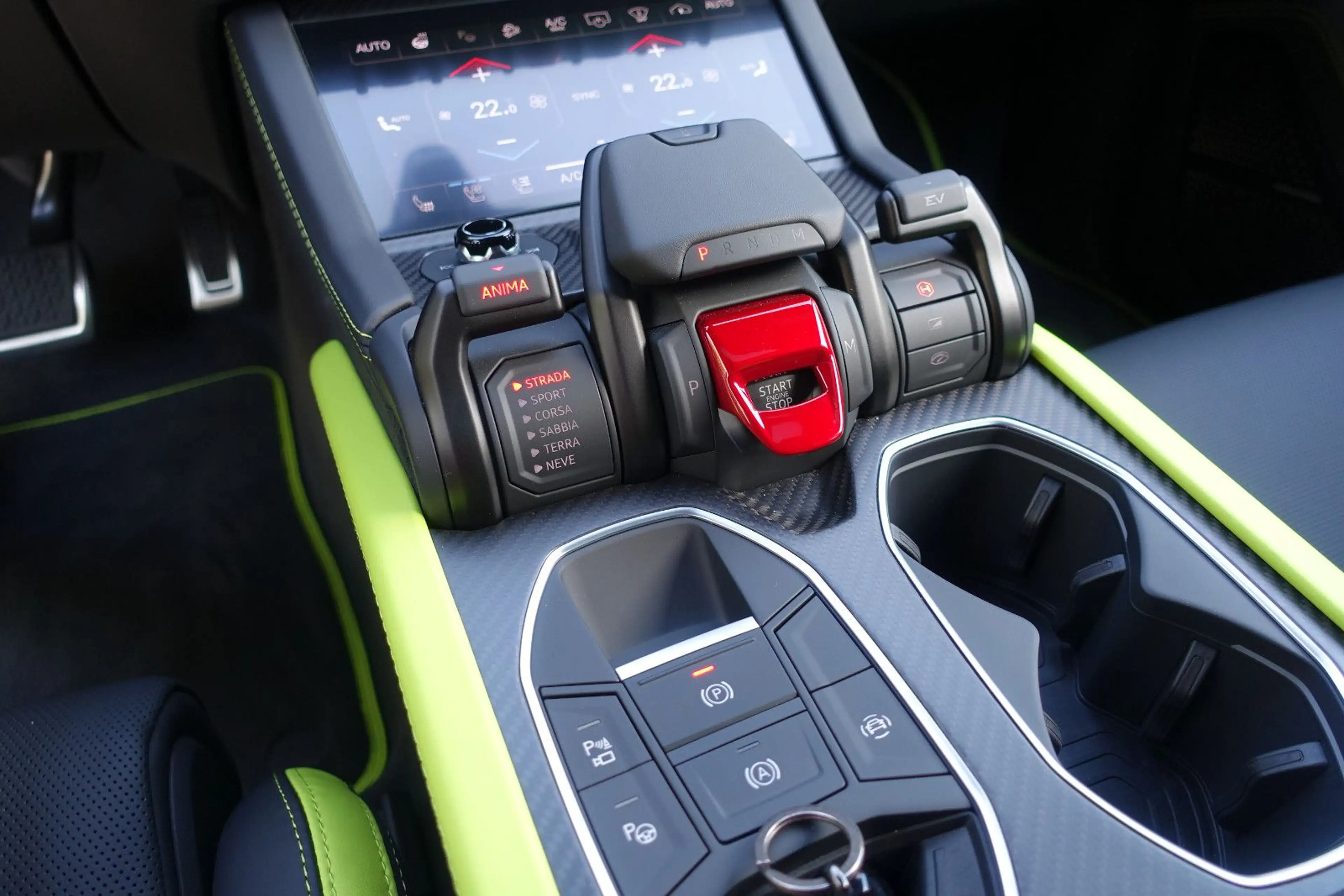 Lamborghini Urus 4.0 V8 PHEV SE B&O PANO CARB 360° DARK-PACK — photo 8