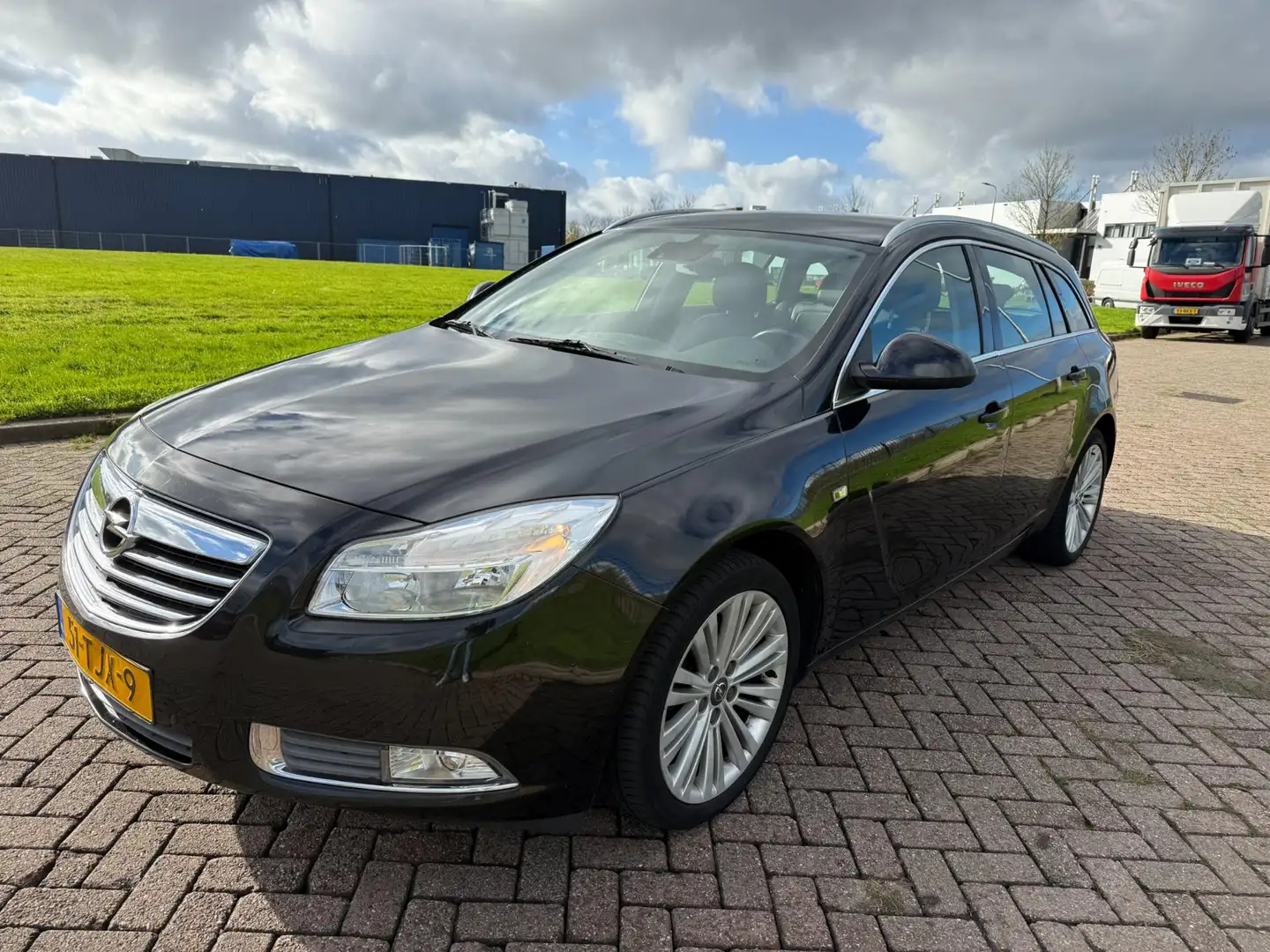 Opel Insignia Sports Tourer 1.4 Turbo EcoFLEX Business Edition Zwart - 2