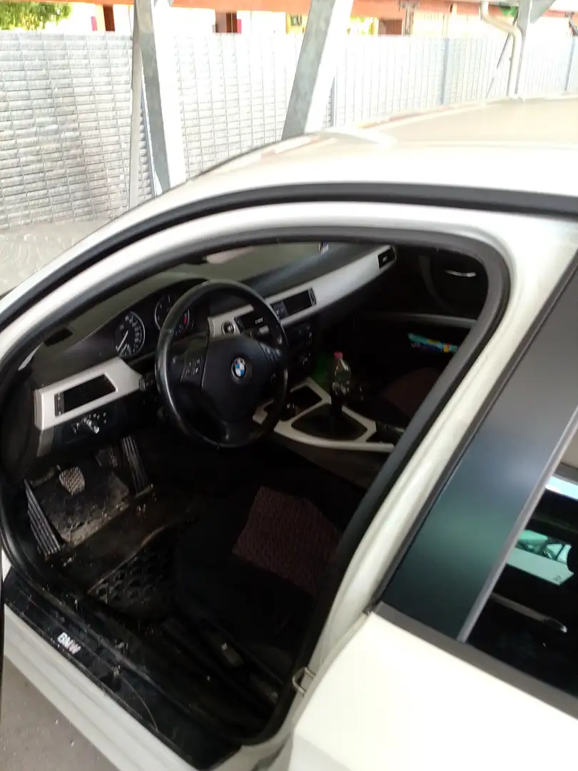 BMW 318 318d Touring 2.0 143cv - 1