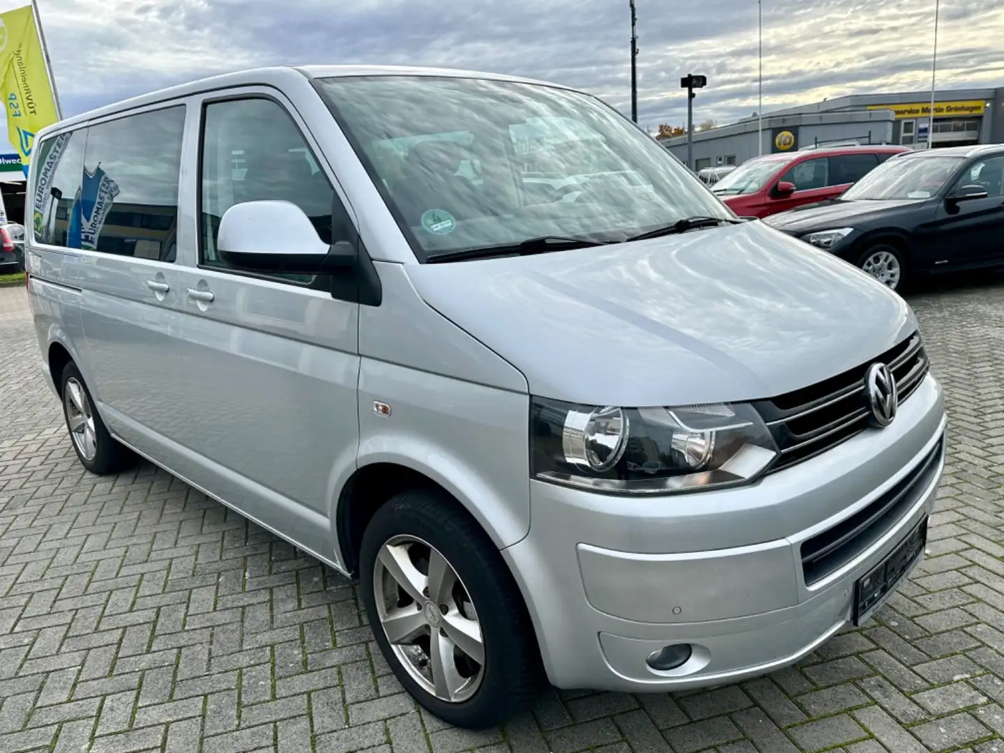 Volkswagen T5 Transporter Bus Multivan Team Argento - 2