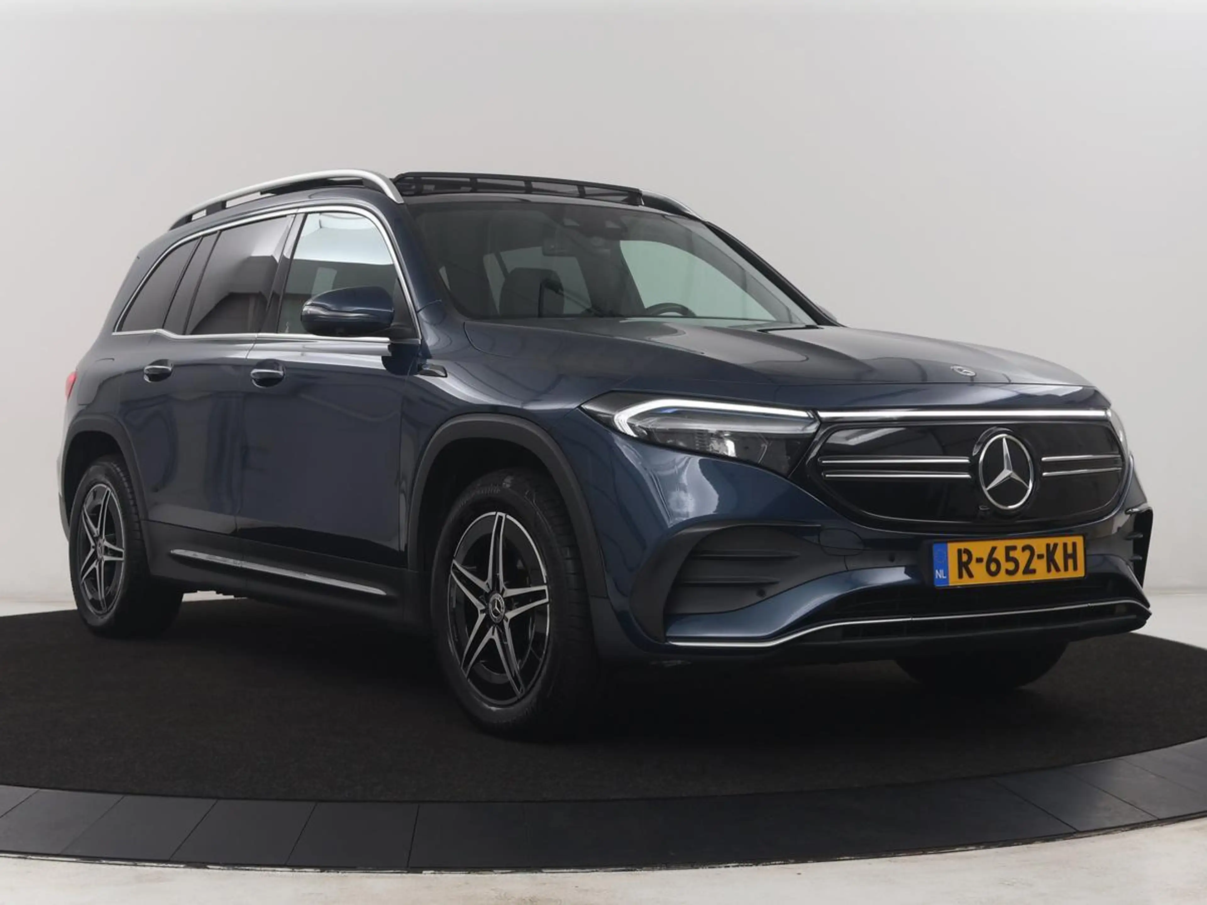 Mercedes-Benz EQB 300 4MATIC AMG Line 67 kWh | SOH 94,7% | Panoramadak | — photo 45