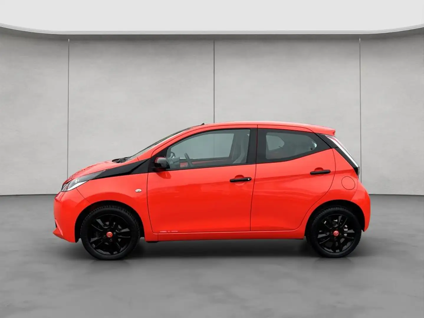 Toyota Aygo 1.0 X-Play touch Orange - 2