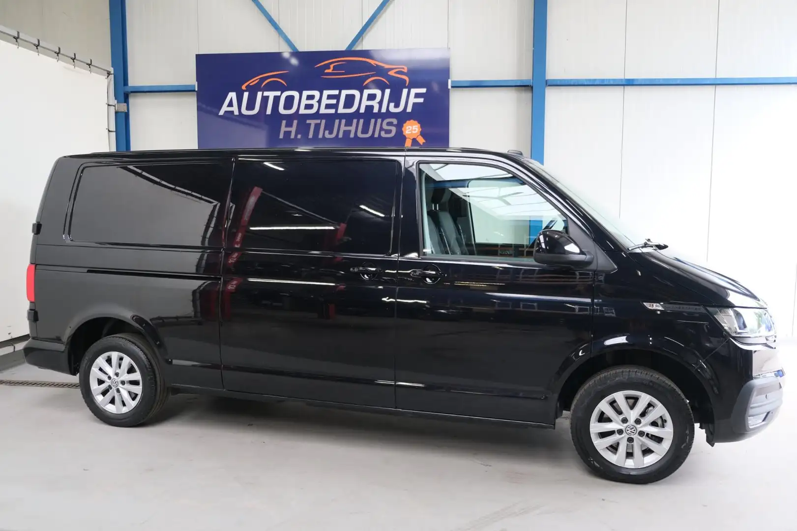 Volkswagen Transporter 2.0 TDI L2H1 28 - N.A.P. Airco, Cruise, Navi, PDC. Nero - 2