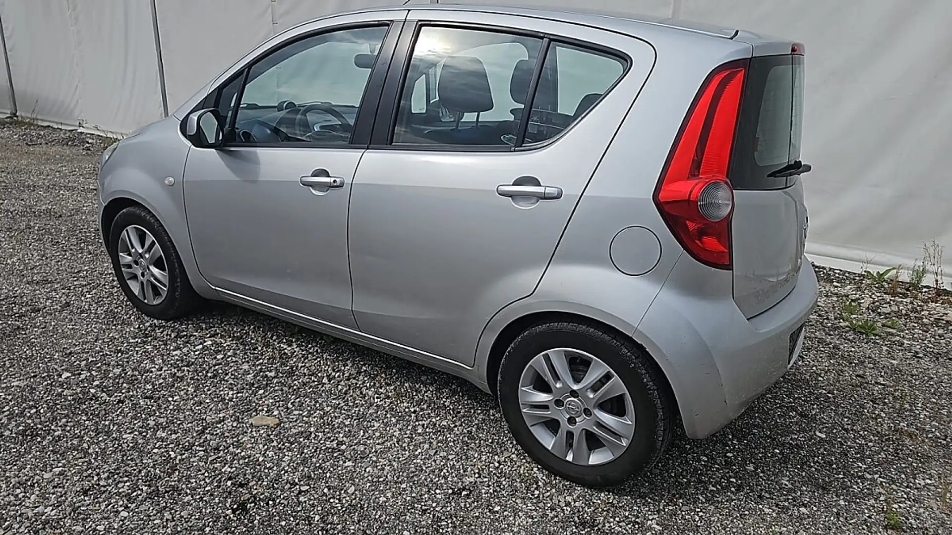 Opel Agila 04/2027 + 4 Monate NEU Silber - 1