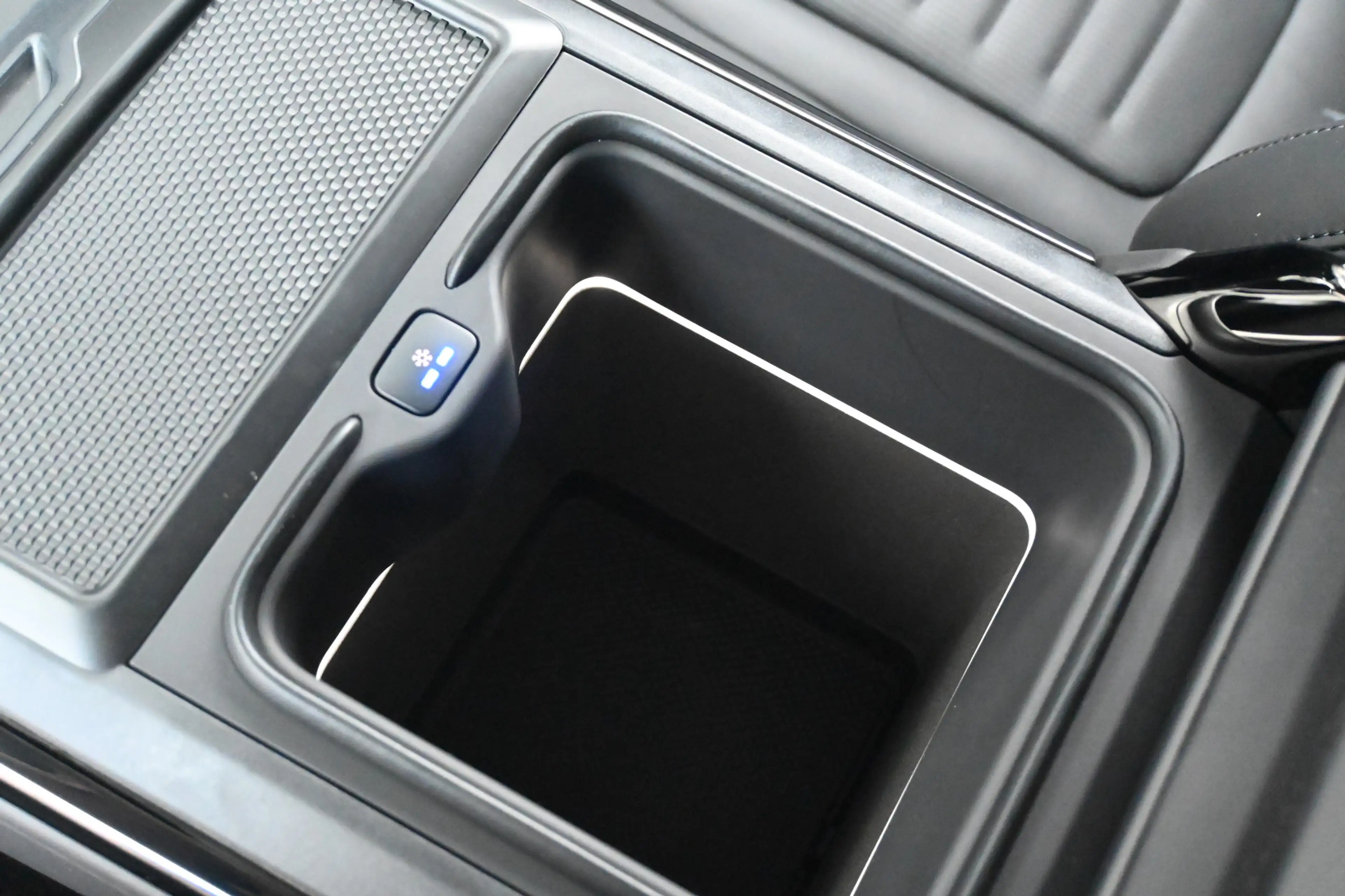 Land Rover Range Rover Sport 3.0 P550e Autobiography PHEV Performance seats — photo 35