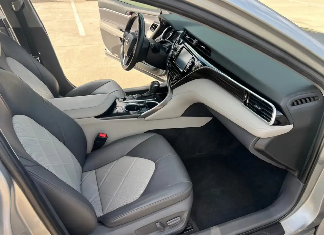 Toyota Camry снимка Toyota Camry