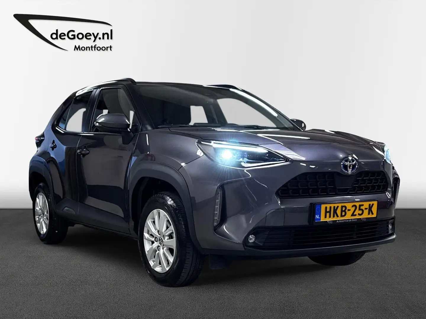 Toyota Yaris Cross 1.5 Hybrid Active Grijs - 1