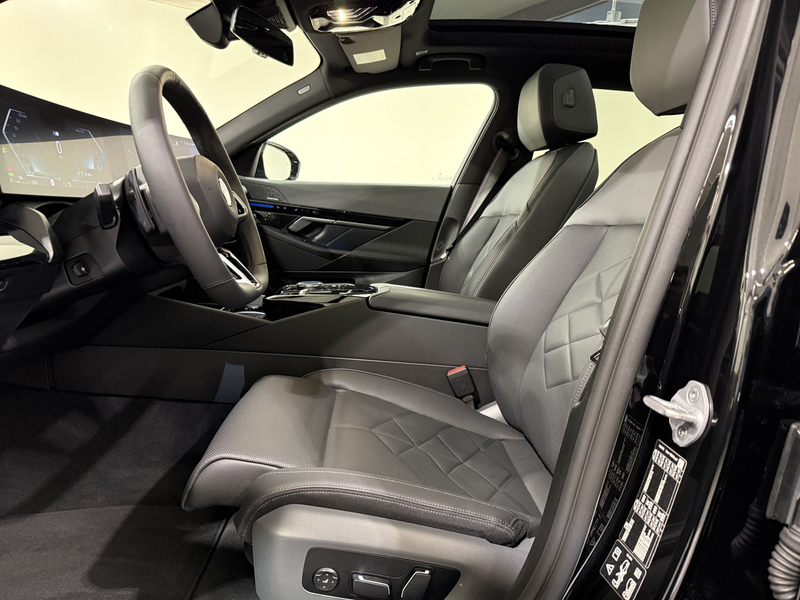 BMW 540 d xDrive Touring M Sportpaket Pro AHK ACC HUD — photo 10