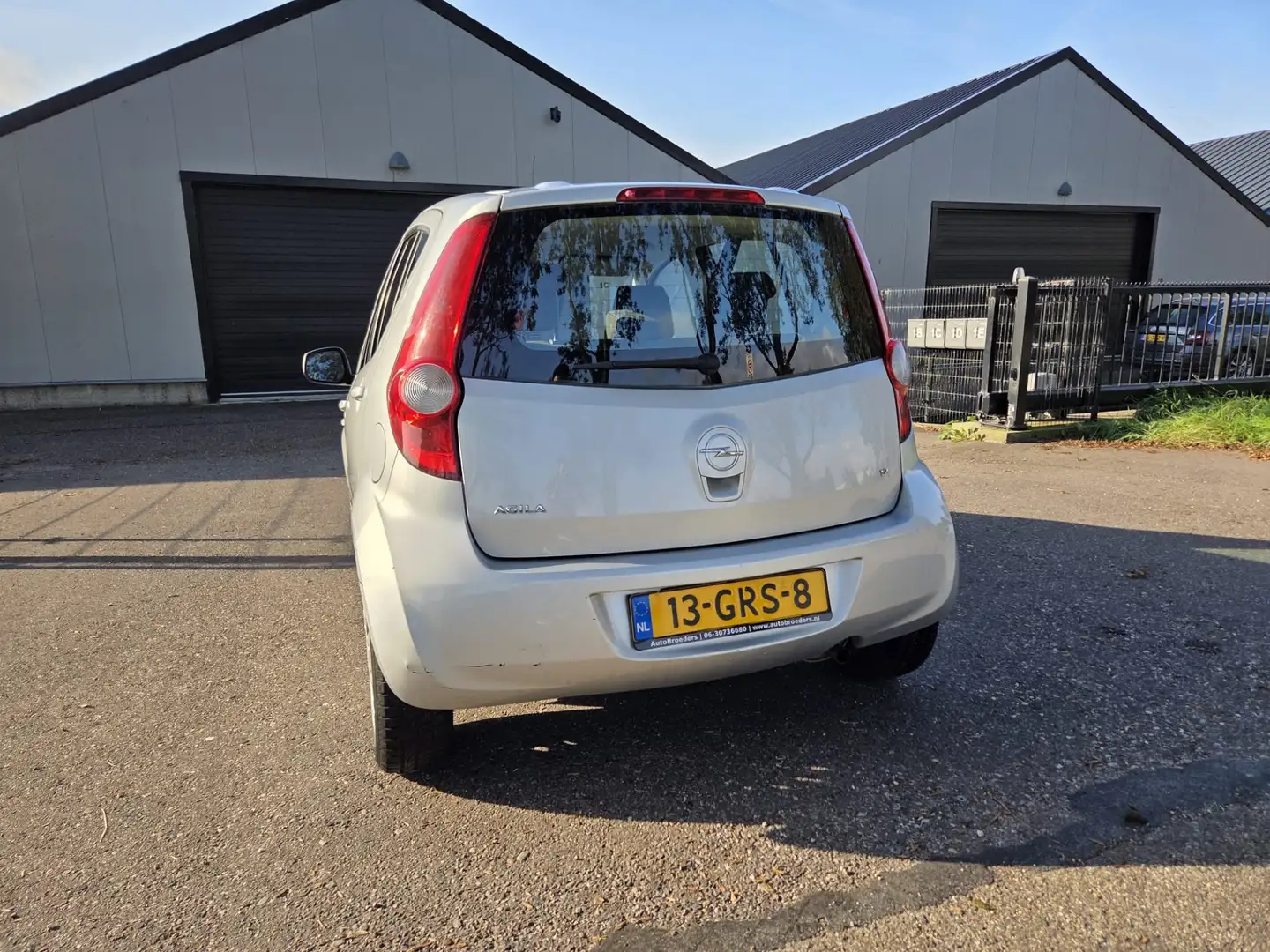 Opel Agila 1.2 Enjoy LAGE KILOMETERS - AIRCO Gris - 2
