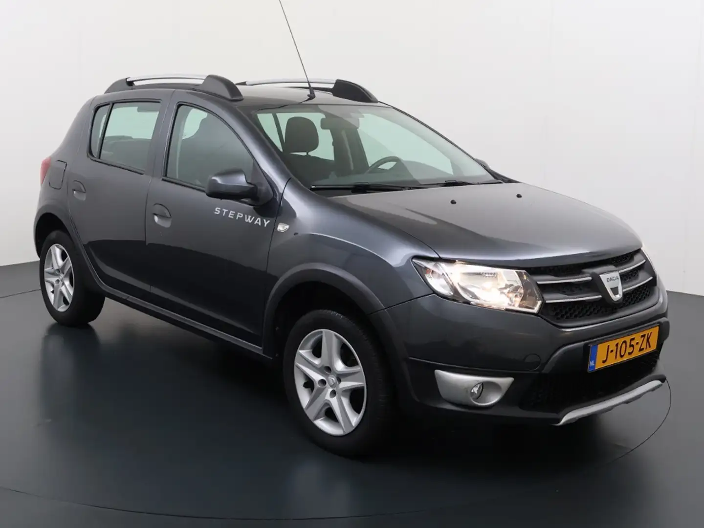 Dacia Sandero 0.9 TCe S&S Stepw | Trekhaak | Cruise control | Bl Grijs - 2