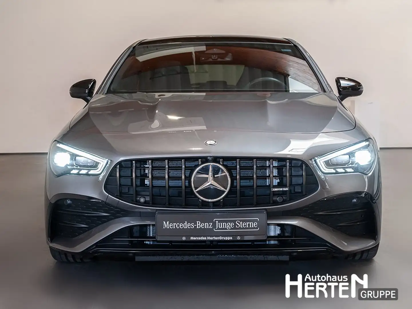 Mercedes-Benz CLA 35 AMG Mercedes-AMG CLA 35 4M SB+AMG-Night-P.+Pano+AHK Grijs - 2