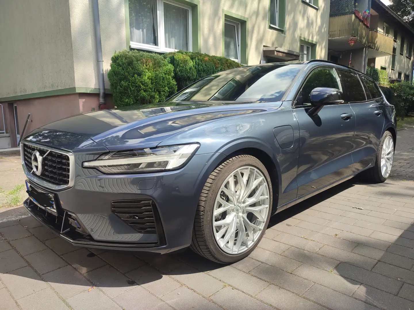 Volvo V60 V60 Plug-In-Hybrid T6 AWD Twin Engine Geartronic R Blau - 1