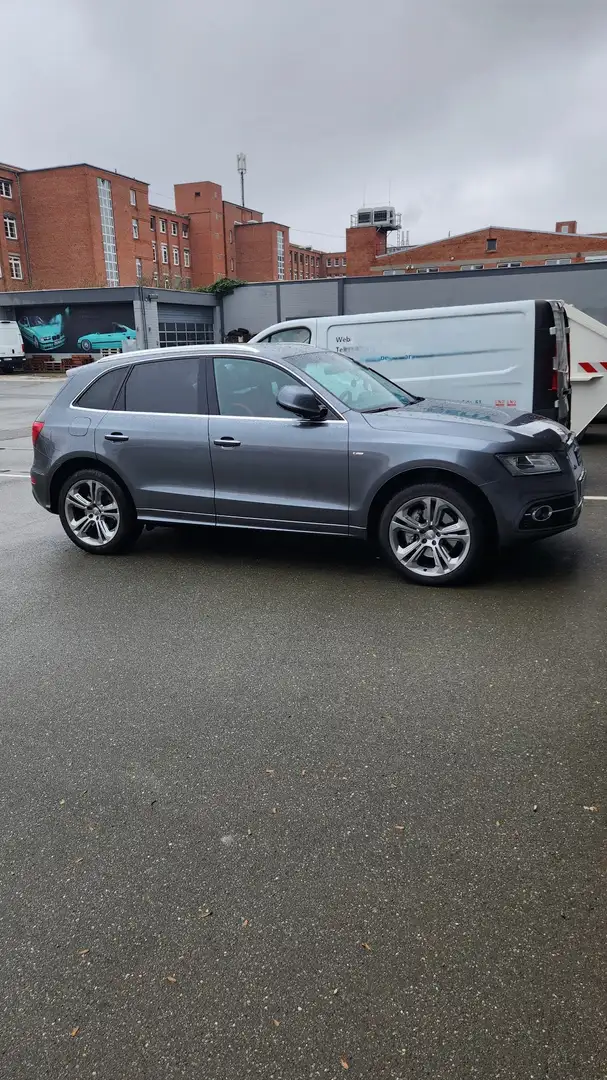 Audi Q5 3.0 TDI (clean diesel) quattro S tronic Grau - 1