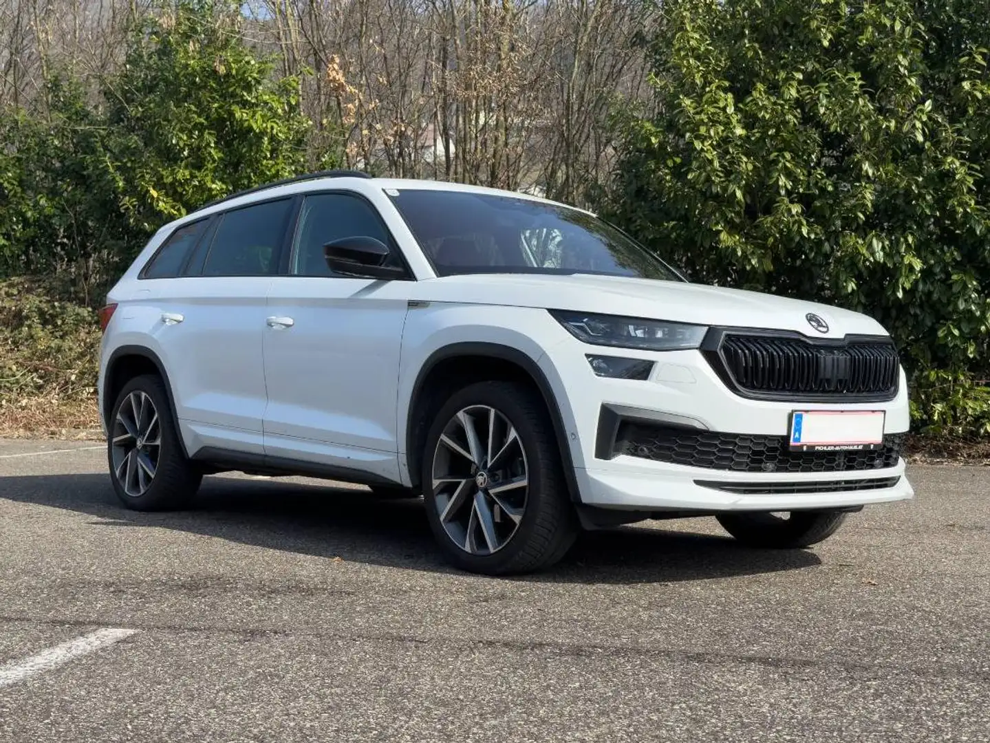 Skoda Kodiaq Kodiaq 2,0 TDI SCR Sportline DSG Sportline Weiß - 1