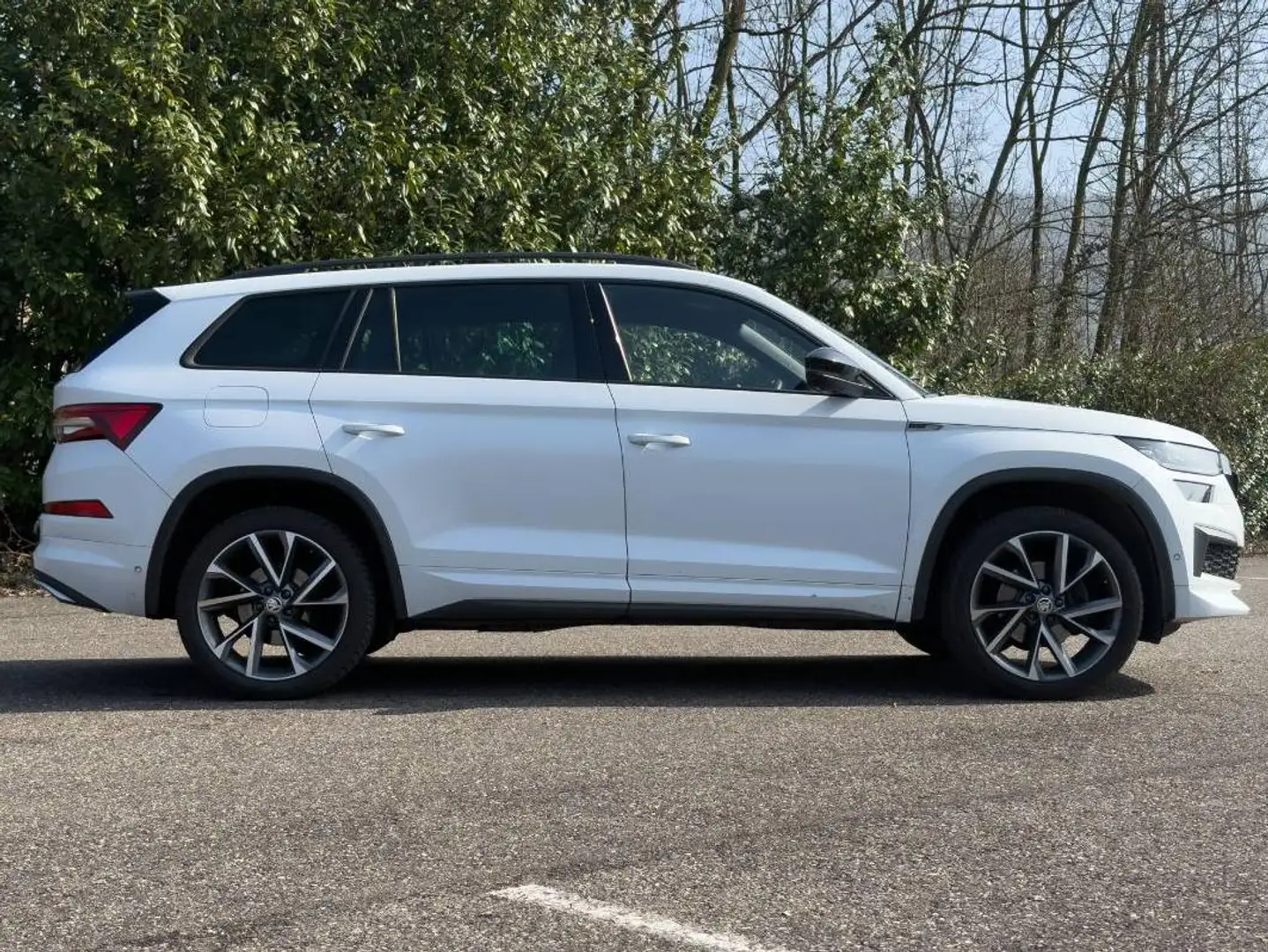Skoda Kodiaq Kodiaq 2,0 TDI SCR Sportline DSG Sportline Weiß - 2
