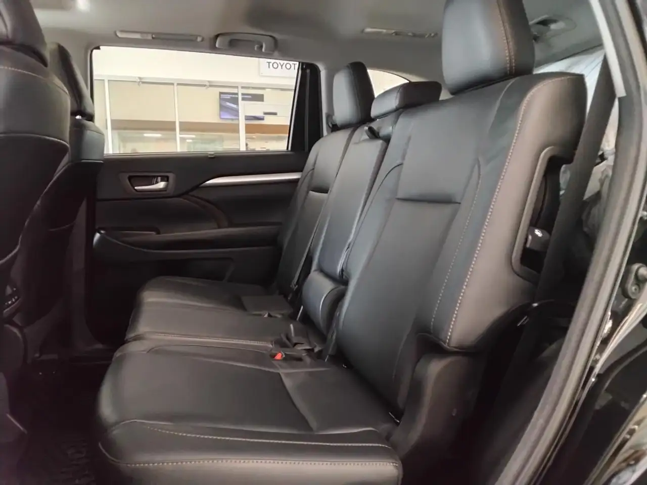 Toyota Highlander снимка Toyota Highlander