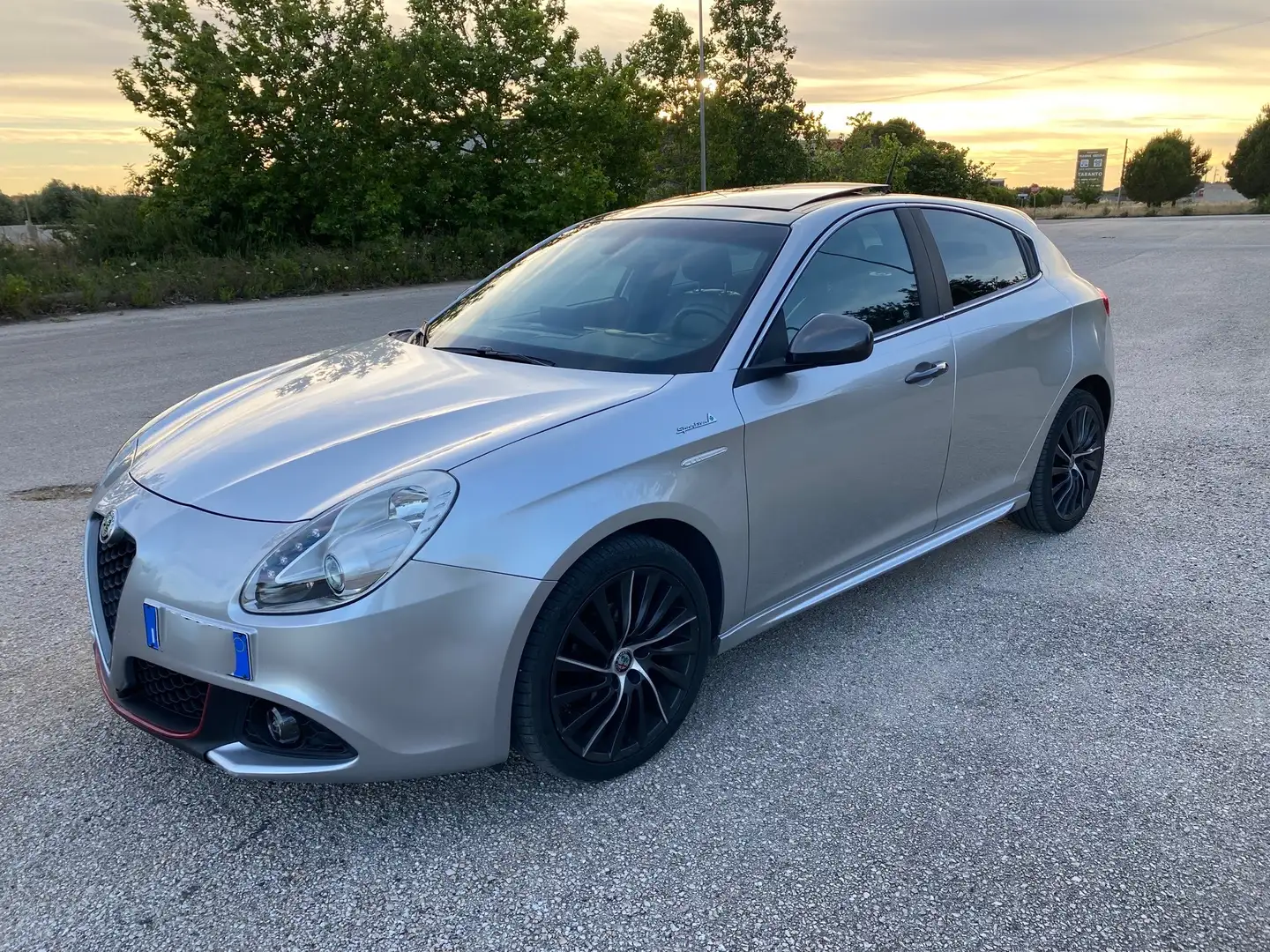 Alfa Romeo Giulietta 1.6 jtdm Veloce - 1