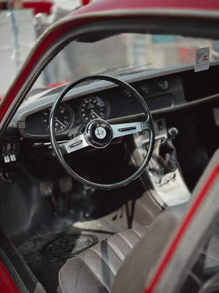 Alfa Romeo Junior Zagato 1300 ungeschweißt / 90% Erstlack, foto 11