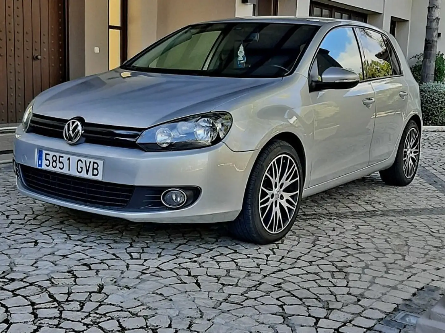 Volkswagen Golf 1.6 TDI DPF BlueMotion Gris - 1